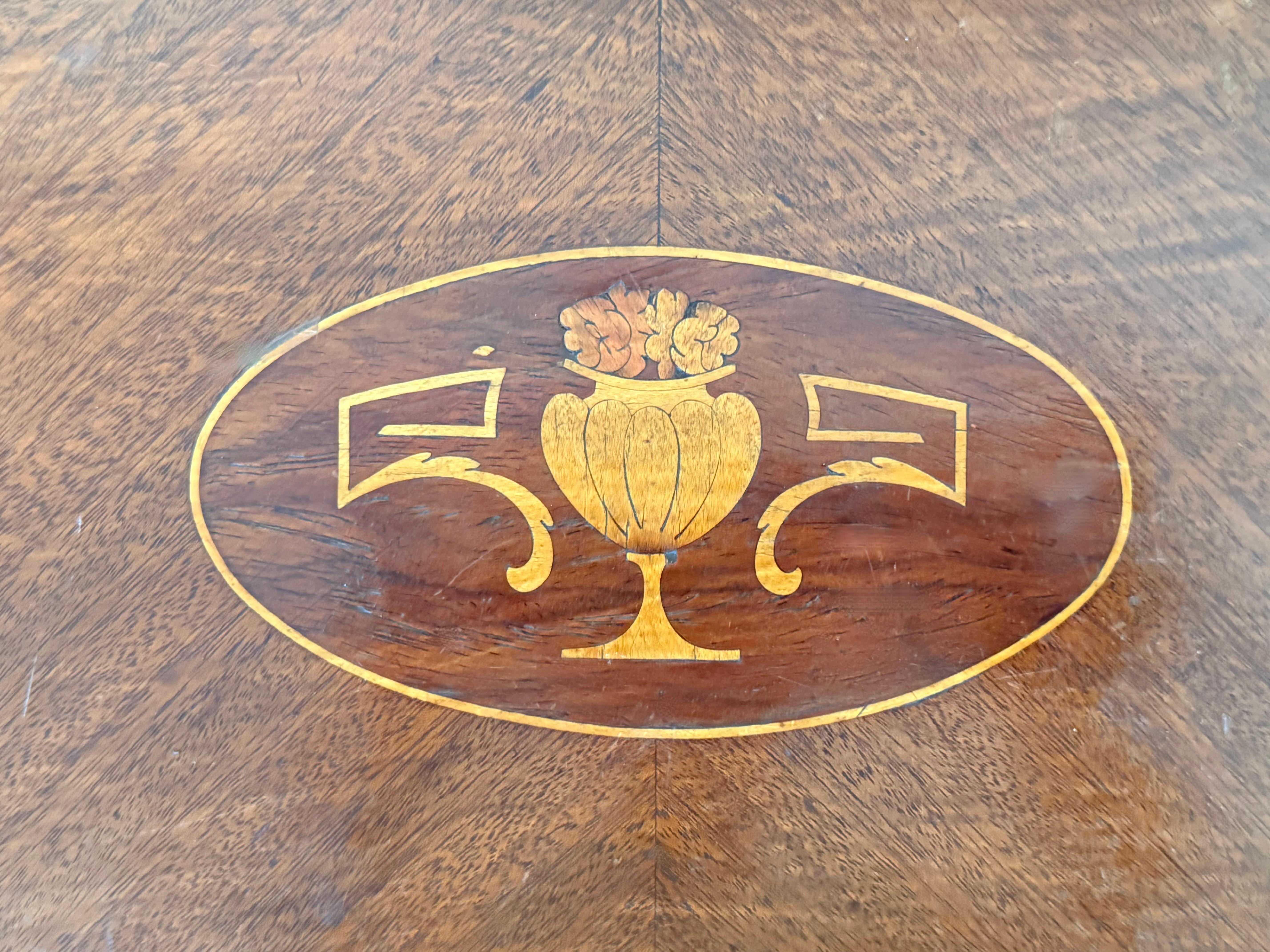 Spanish rectangular coffee table with lyre Legs and marquetry top For Sale 4