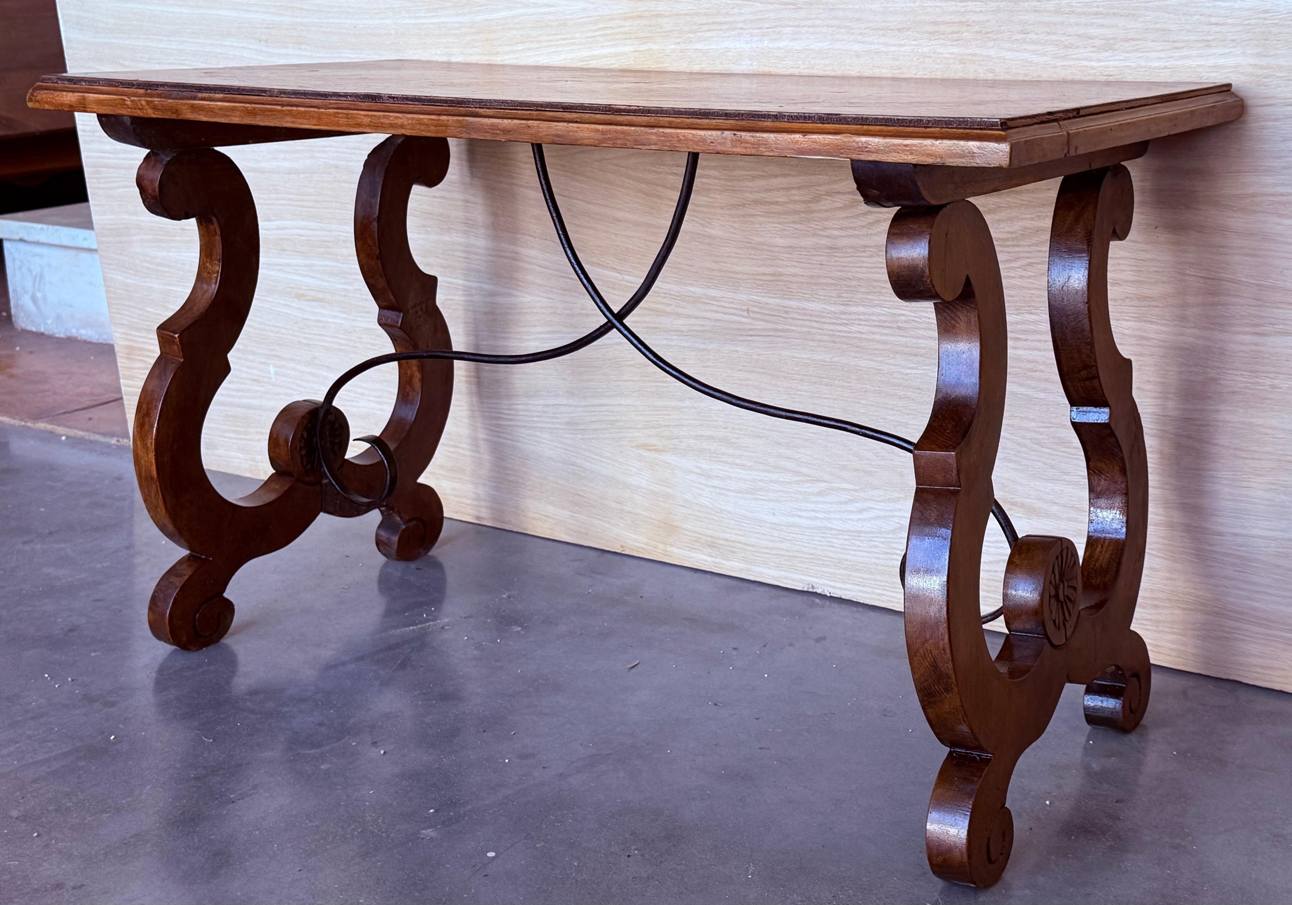 Walnut Spanish rectangular coffee table with lyre Legs and marquetry top For Sale