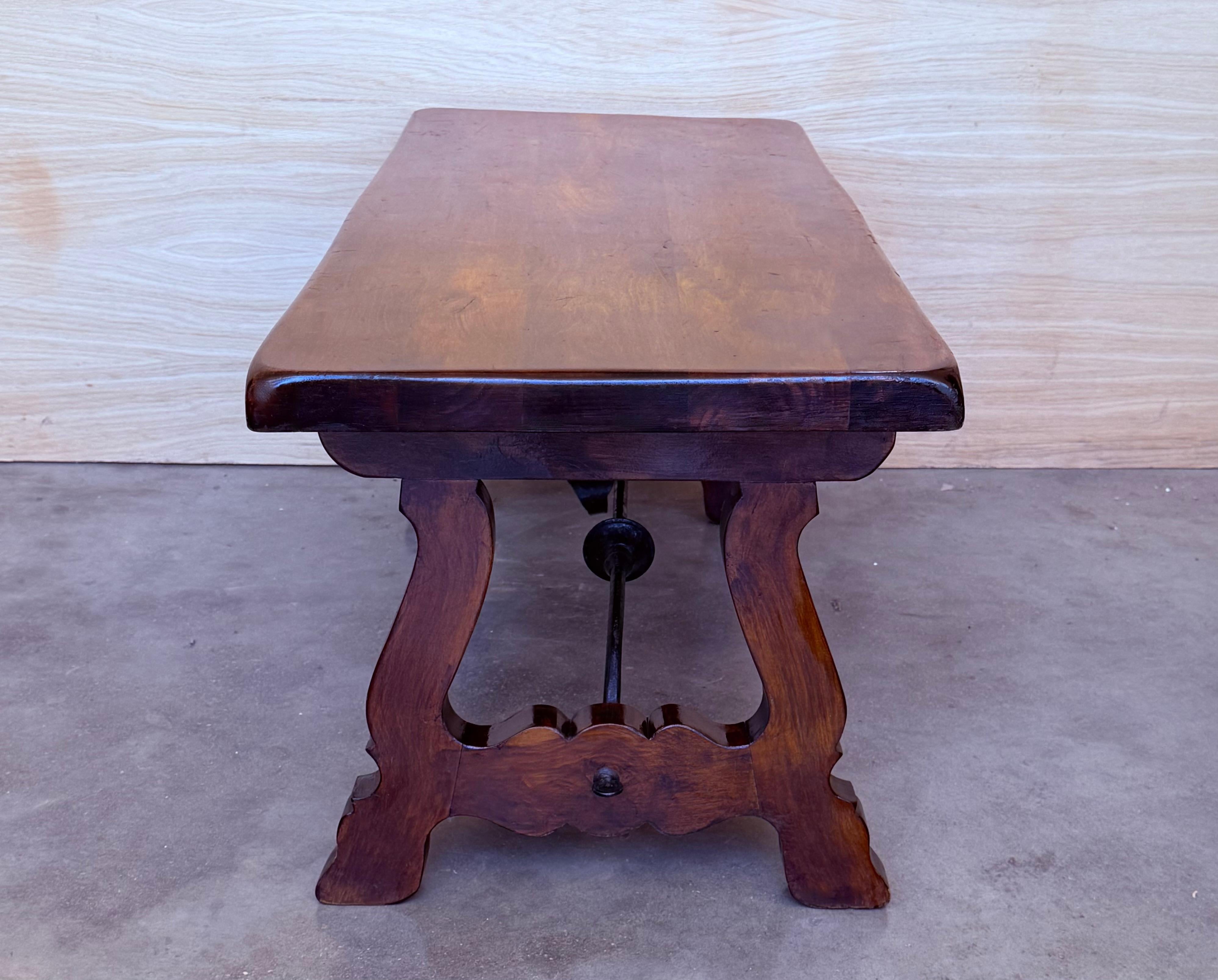 Spanish rectangular coffee table with lyre Legs For Sale 3
