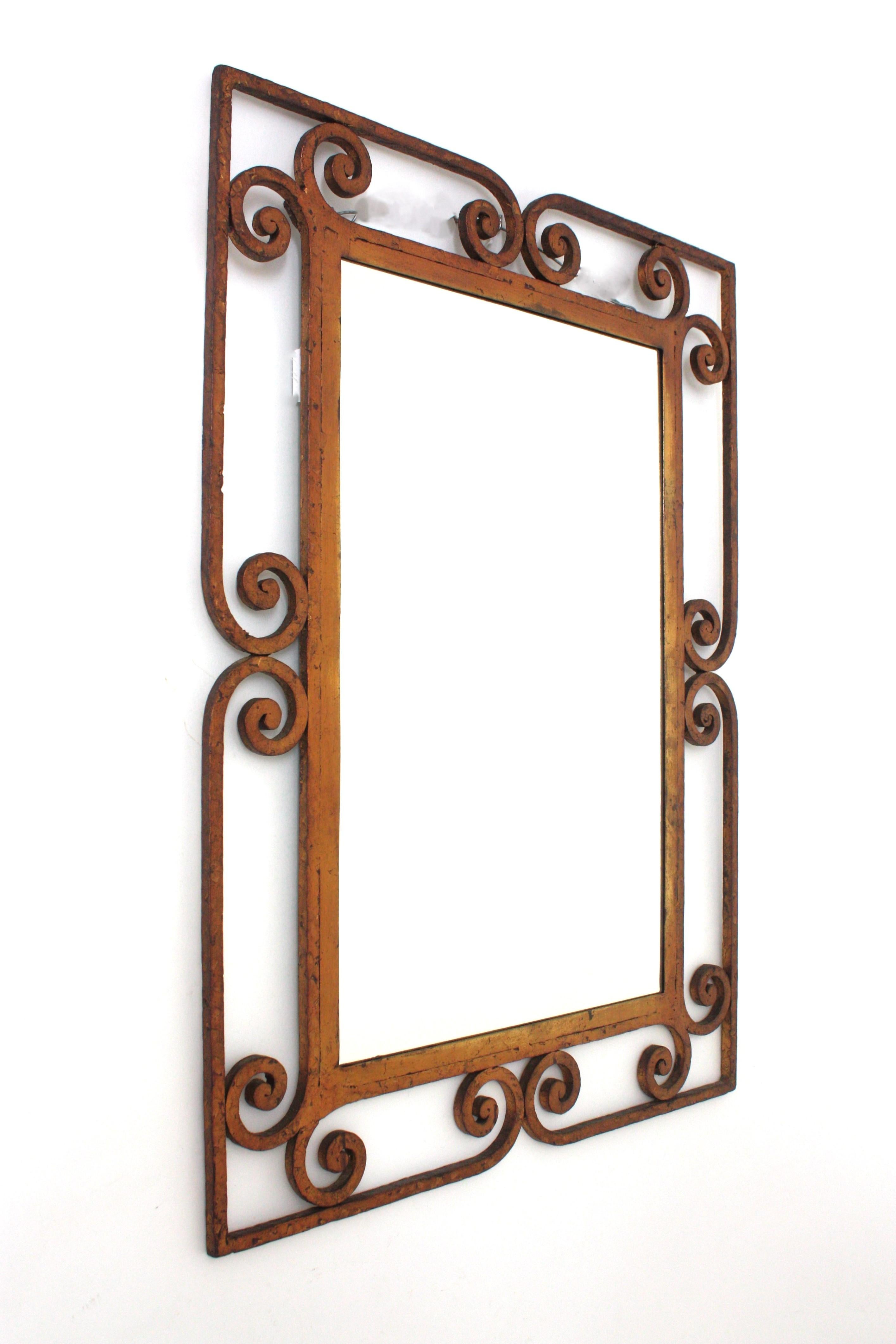 Spanish Rectangular Mirror in Gilt Wrought Iron, 1940s In Good Condition For Sale In Barcelona, ES