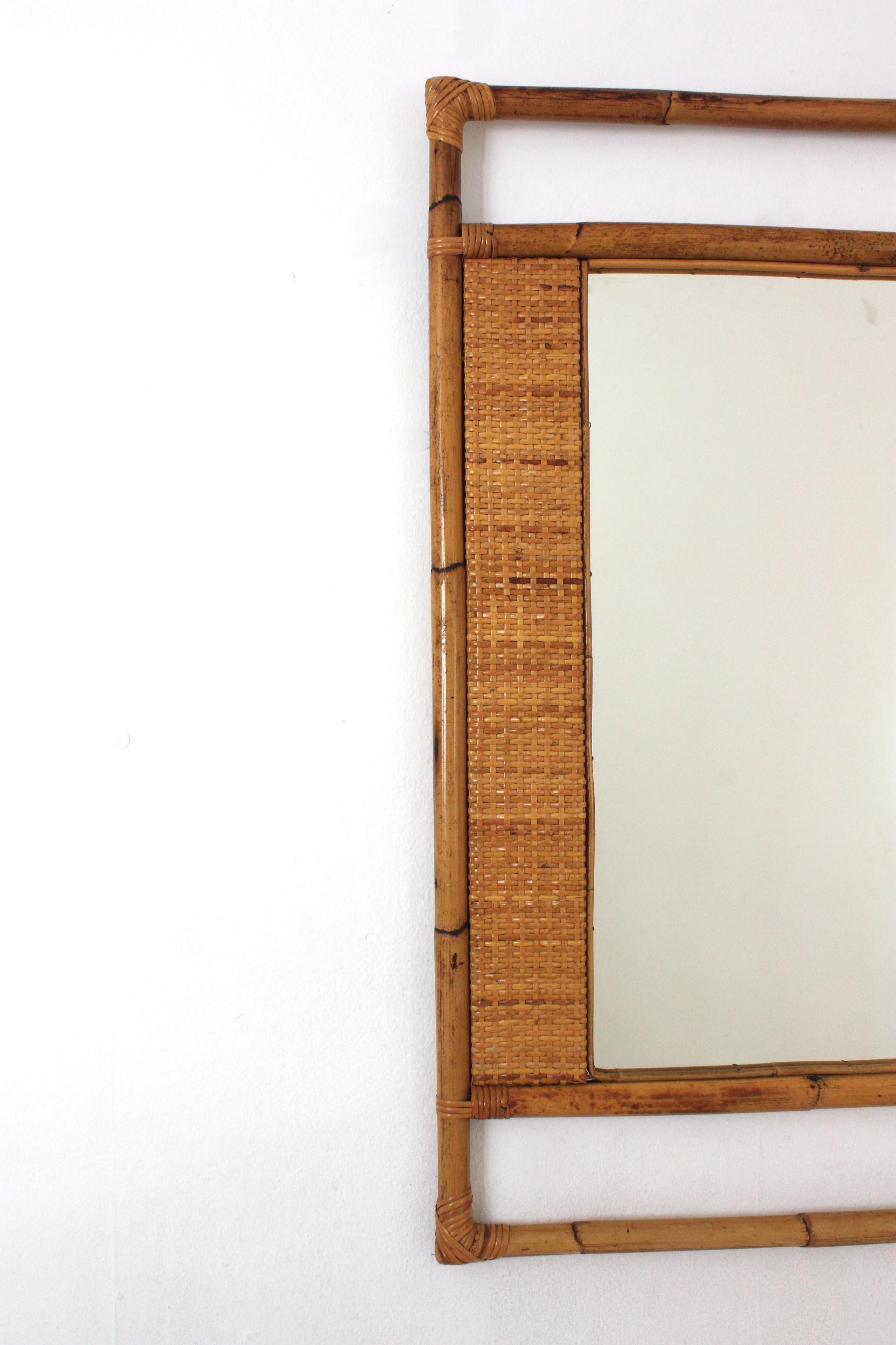 Spanish Rectangular Rattan Wall Mirror with Geometric Woven Frame In Good Condition For Sale In Barcelona, ES