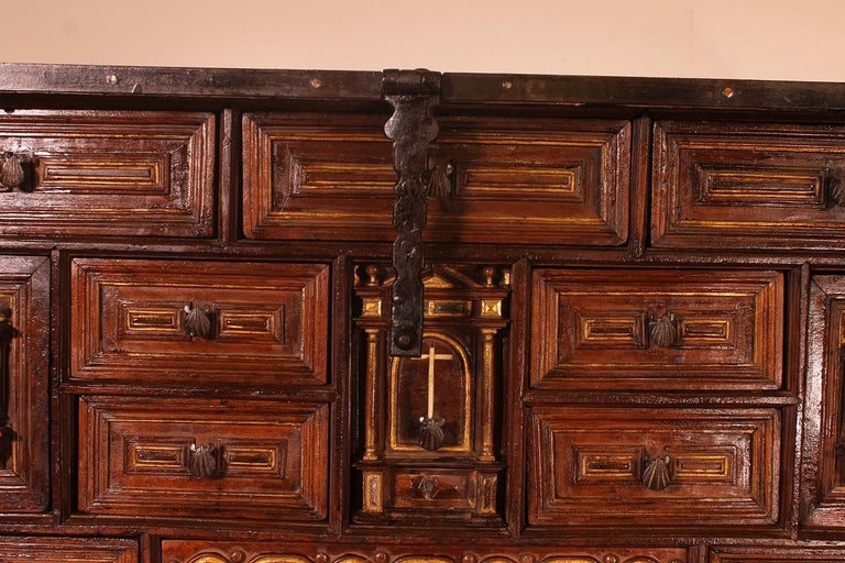 Spanish Renaissance Cabinet Bargueno in Walnut, Early 17th Century For Sale 7