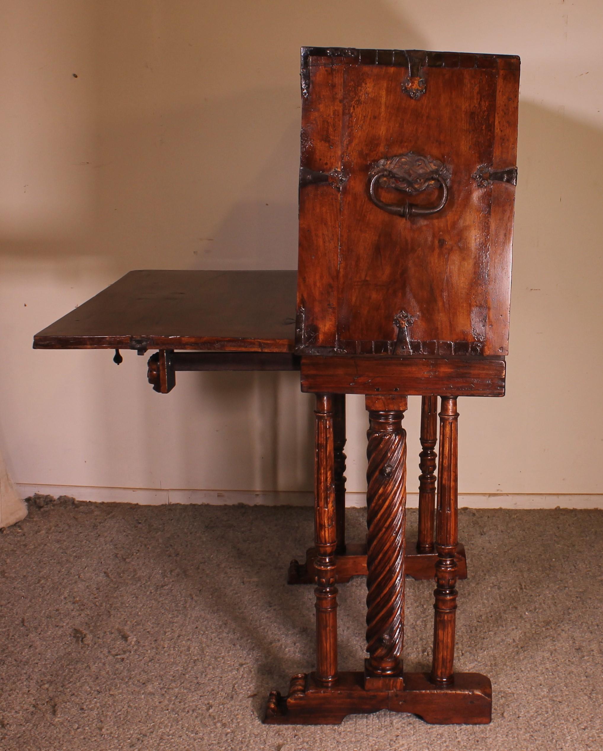 Spanish Renaissance Cabinet Bargueno in Walnut, Early 17th Century 8