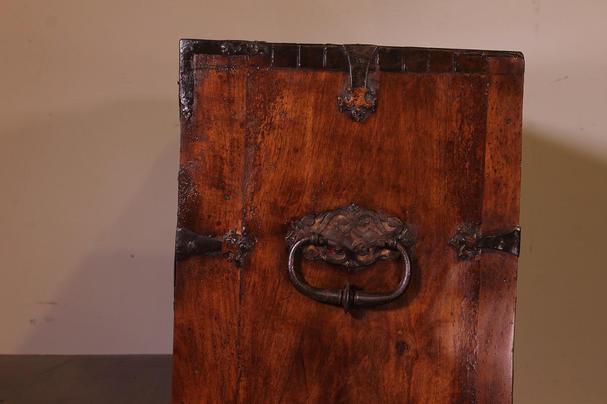 Spanish Renaissance Cabinet Bargueno in Walnut, Early 17th Century 9