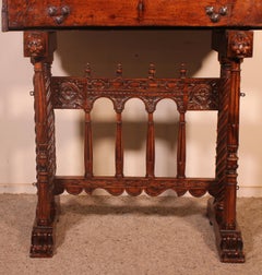 Cabinet Bargueno en noyer de la Renaissance espagnole, début du 17e siècle