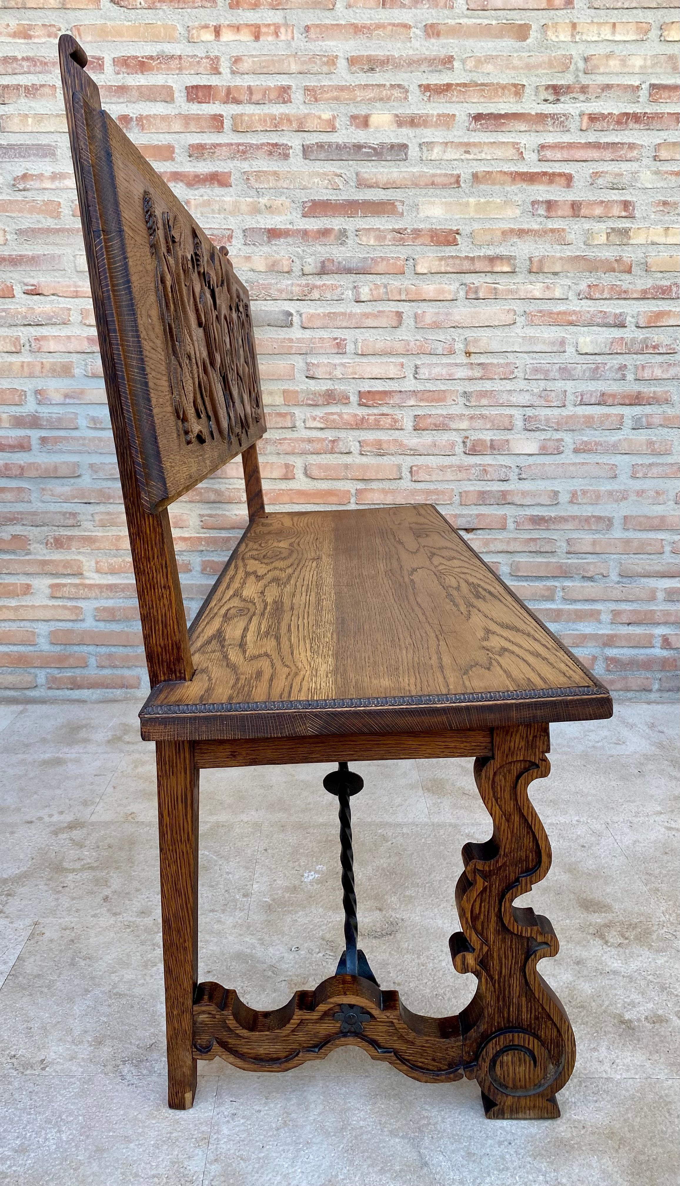 Spanish Renaissance Carved Oak Bench Banquette Escaño, 1890s In Good Condition For Sale In Miami, FL