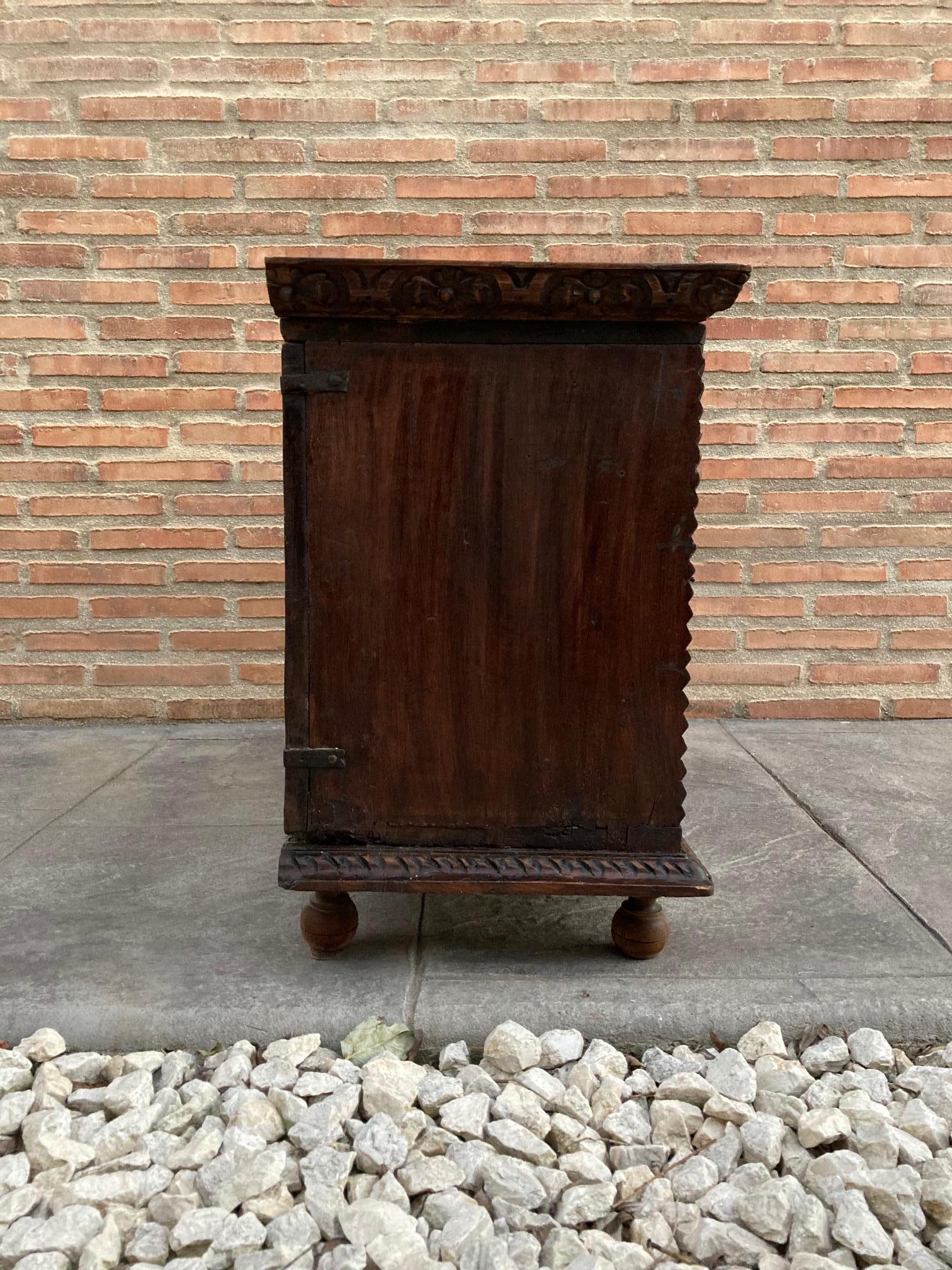 Spanish Renaissance Carved Walnut Cassone or Trunk, 19th Century In Good Condition For Sale In Miami, FL