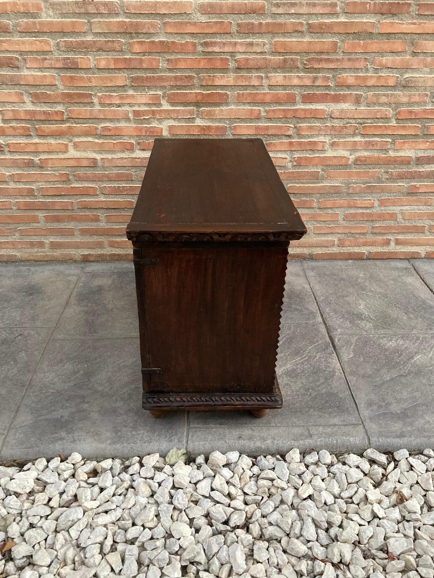 Spanish Renaissance Carved Walnut Cassone or Trunk, 19th Century For Sale 5