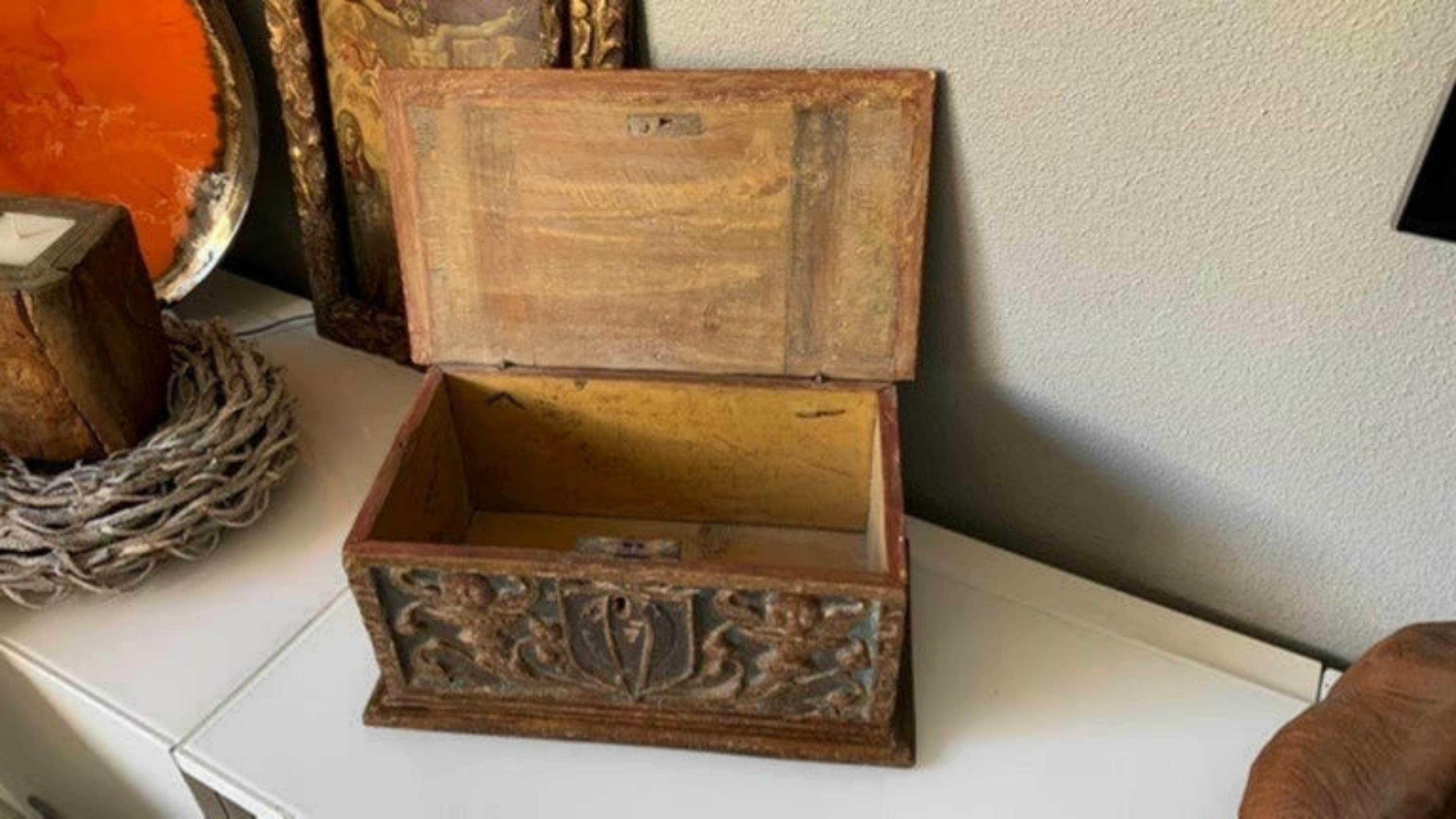 Spanish Renaissance Casket of the 16th Century In Good Condition For Sale In Madrid, ES