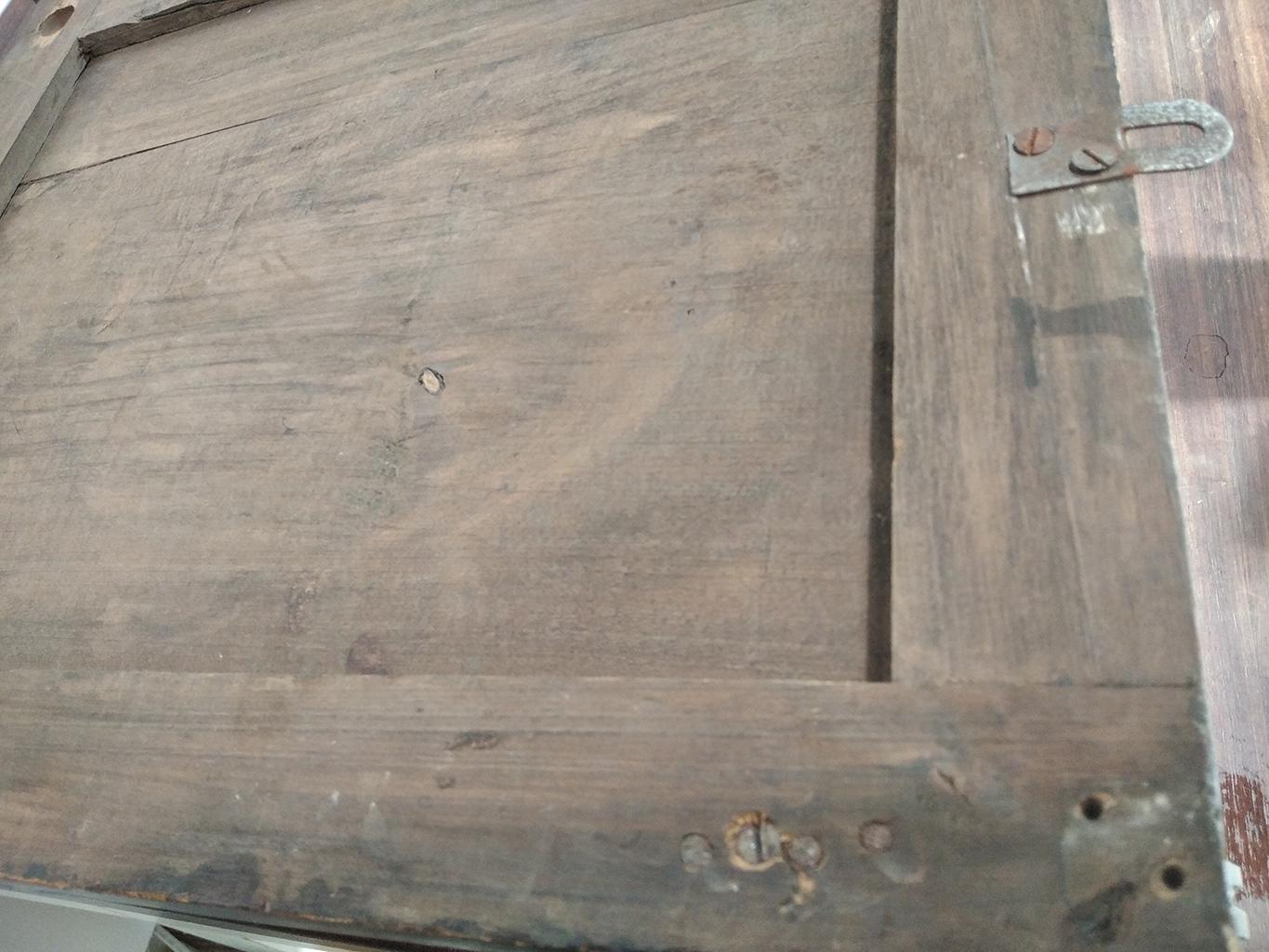 Legno Appendiabiti per cappelli  Rinascimento spagnolo intagliato in legno di castagno all'inizio del XX secolo. in vendita