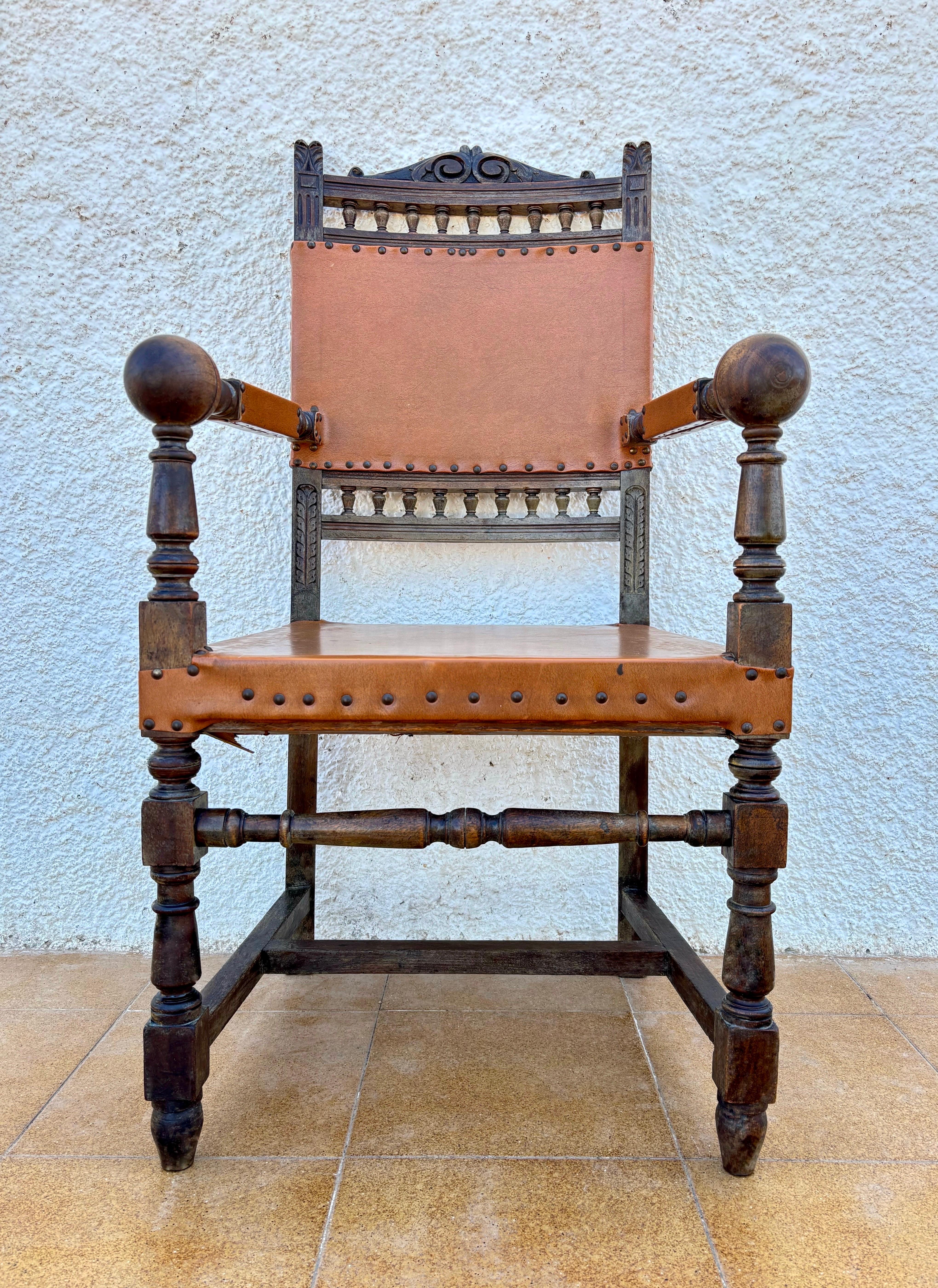 Spanischer Renaissance-Revival-Ledersessel, frühes 20. Jahrhundert (Neorenaissance) im Angebot