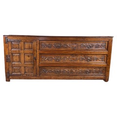 Spanish Renaissance Sacristy Buffet / Credenza in Walnut from the Beginning of T