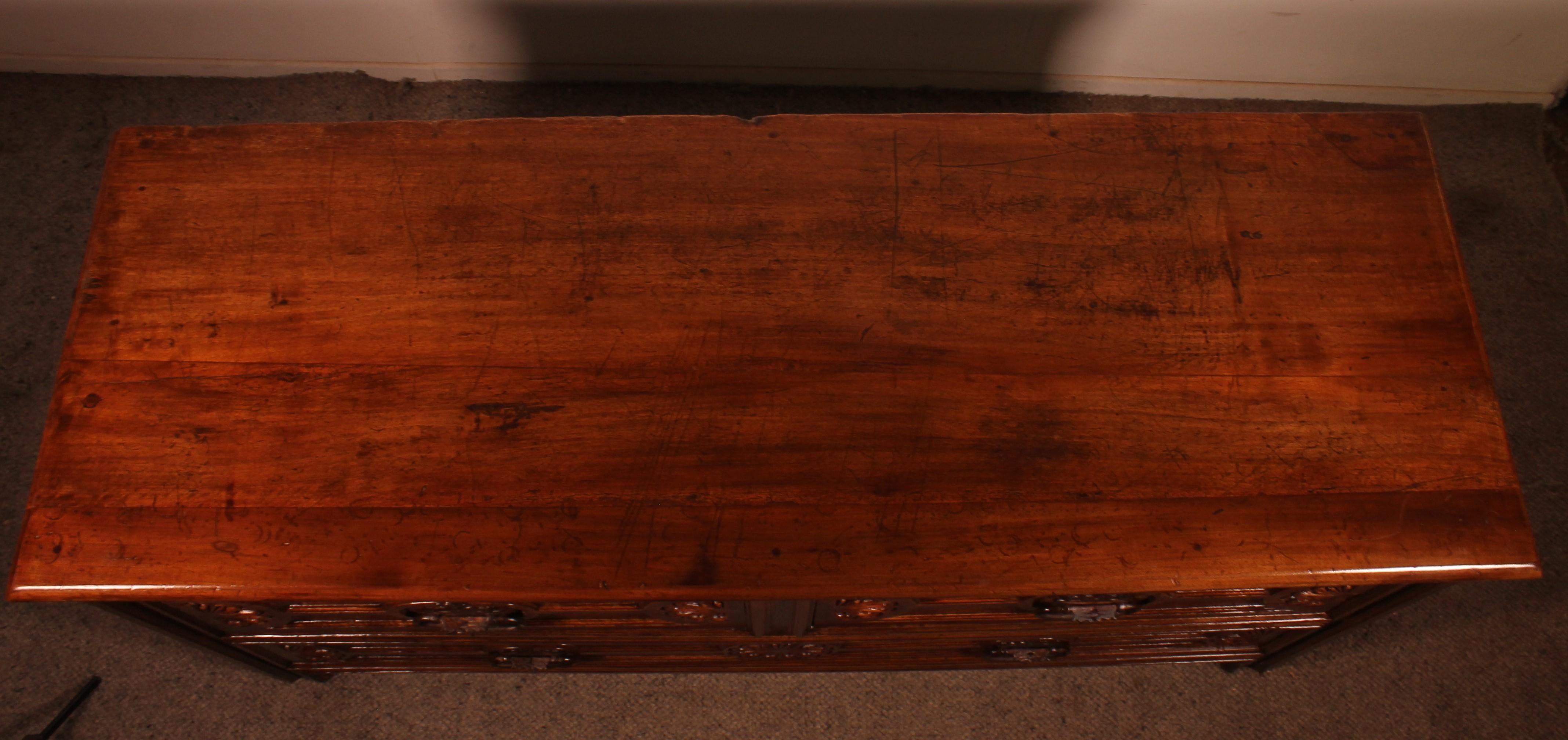 Spanish Renaissance Sacristy Buffet In Walnut Circa 1600 For Sale 7