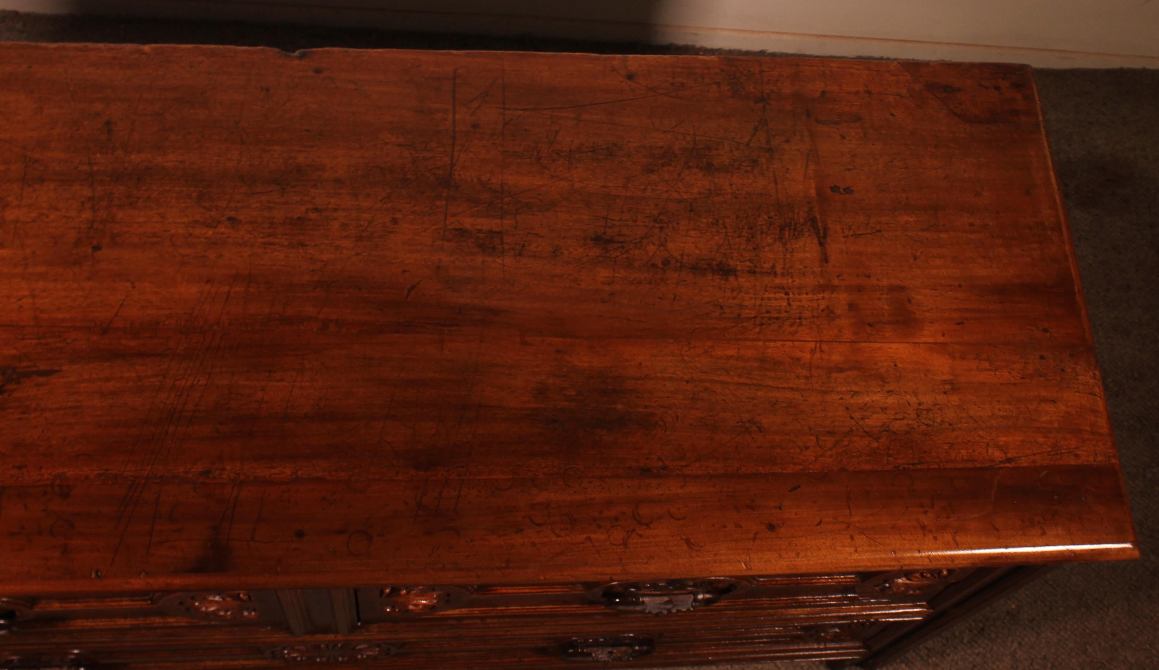 Spanish Renaissance Sacristy Buffet In Walnut Circa 1600 For Sale 8