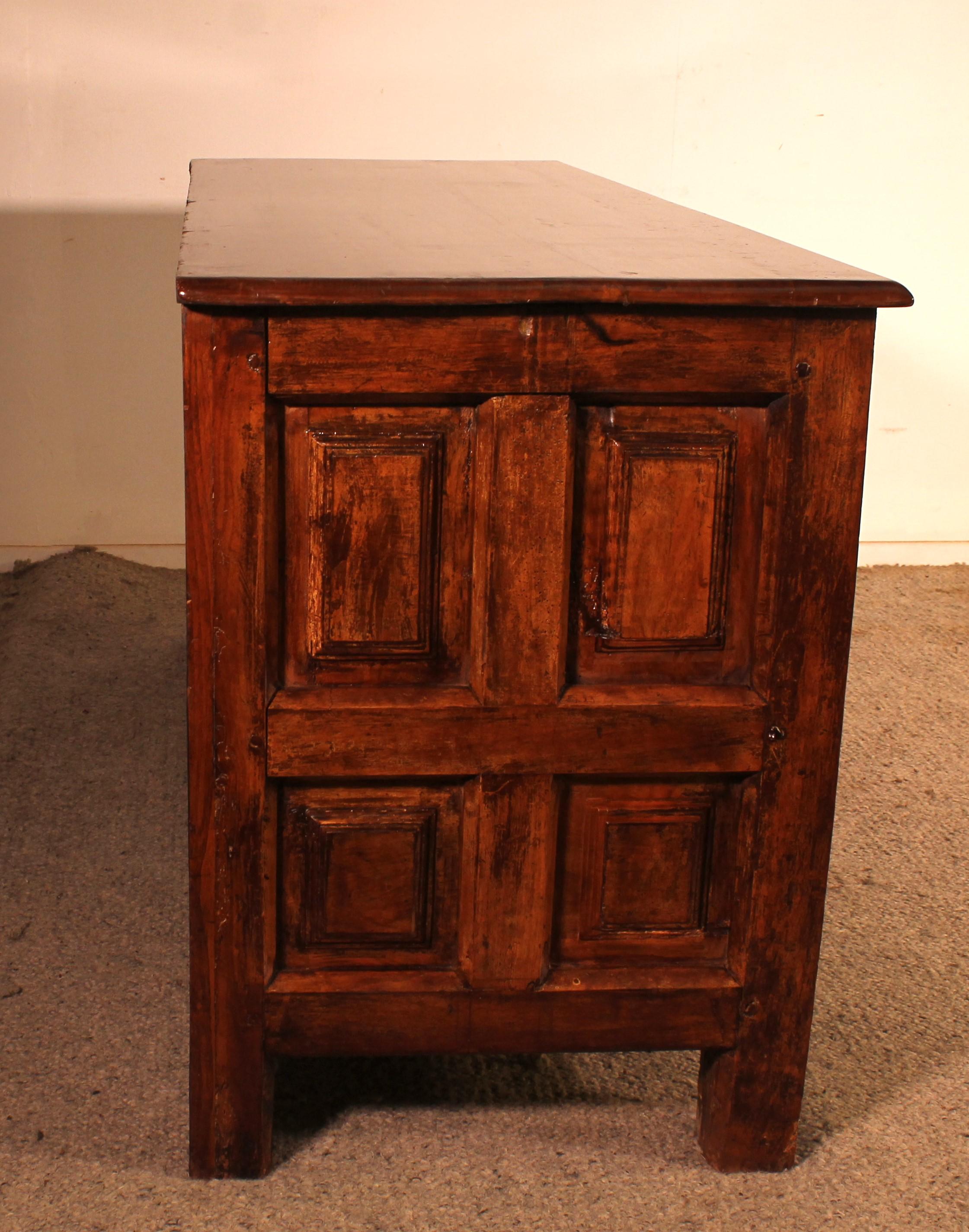 Spanish Renaissance Sacristy Buffet In Walnut Circa 1600 For Sale 2