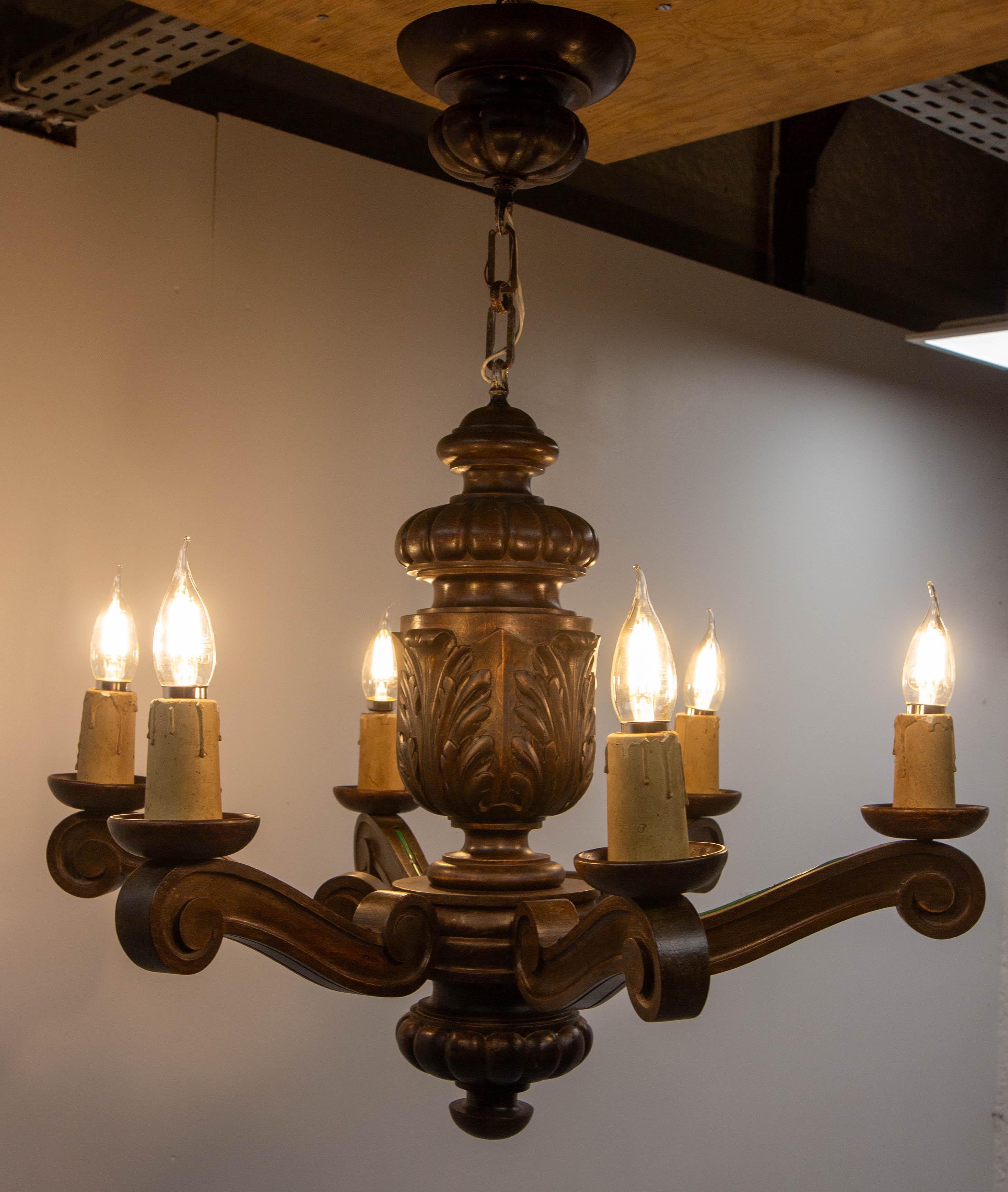 Spanischer Renaissance-Stil Eiche Deckenlüster Sechs Lampen, um 1960 im Zustand „Gut“ im Angebot in Labrit, Landes