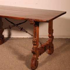 Spanish Renaissance Table In Blond Walnut - 17th Century