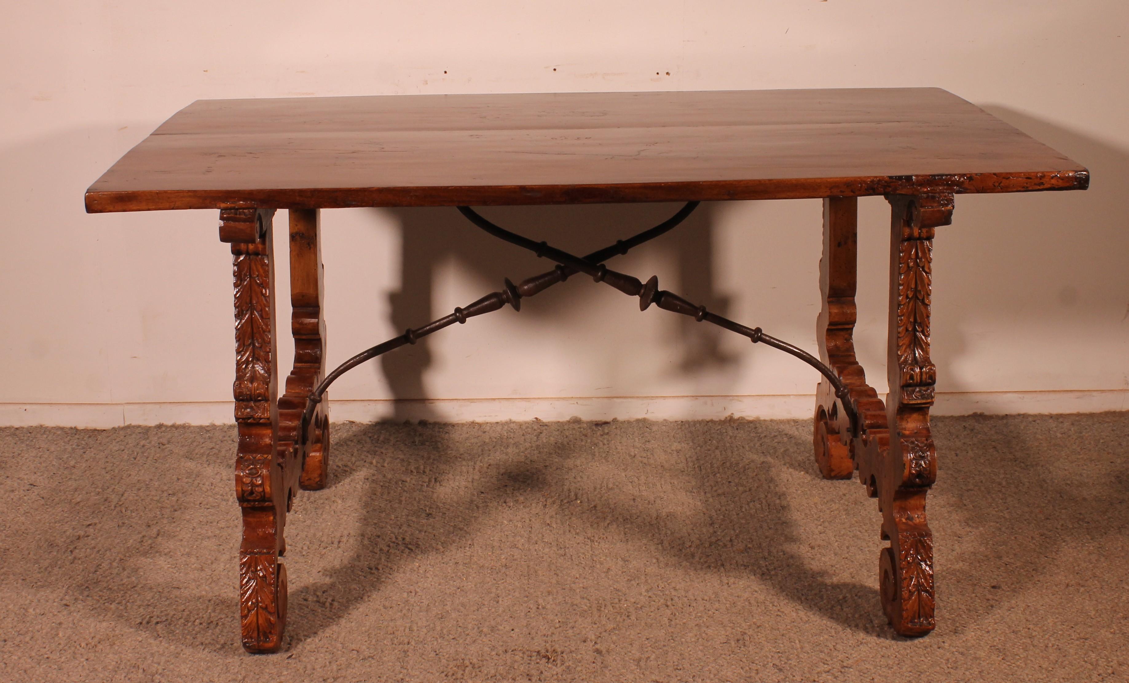 Noce Tavolo rinascimentale spagnolo in noce biondo - XVII secolo in vendita