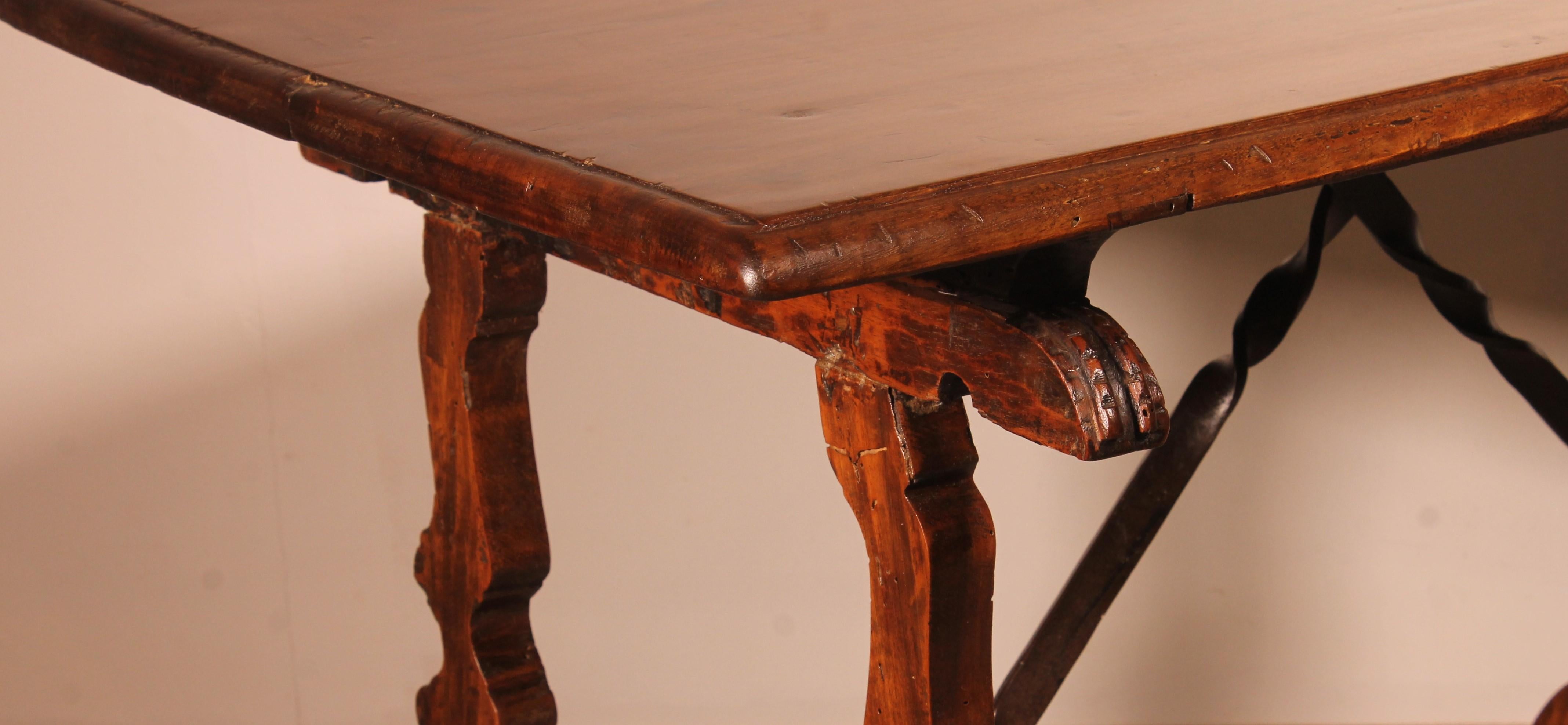 18th Century and Earlier Spanish Renaissance Table In Walnut-17th Century