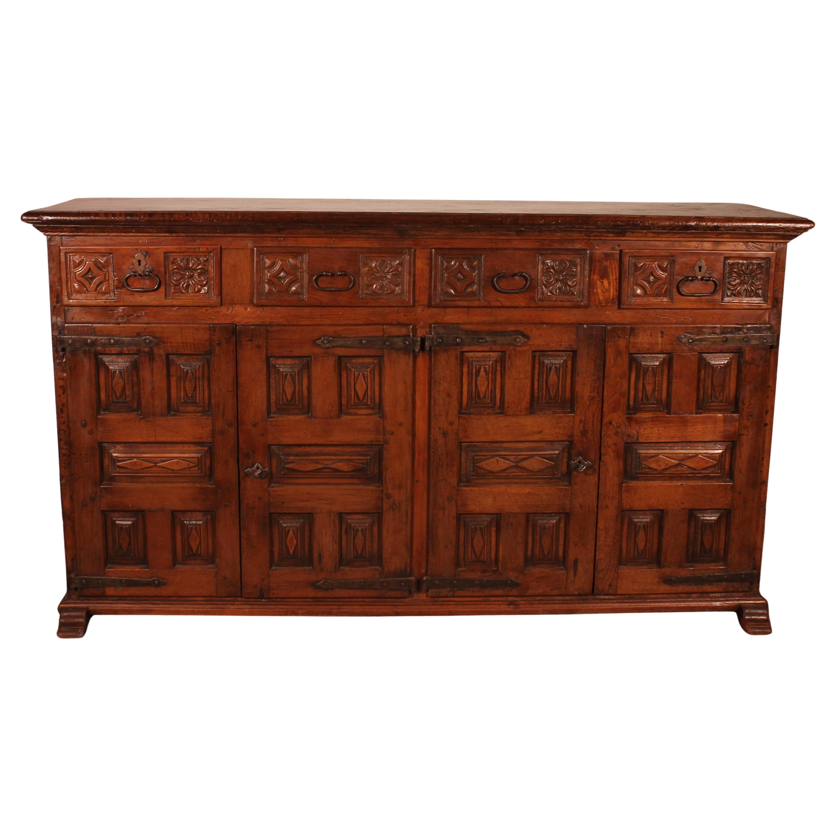 Spanish Renaissance Walnut Sideboard/buffet - 17th Century