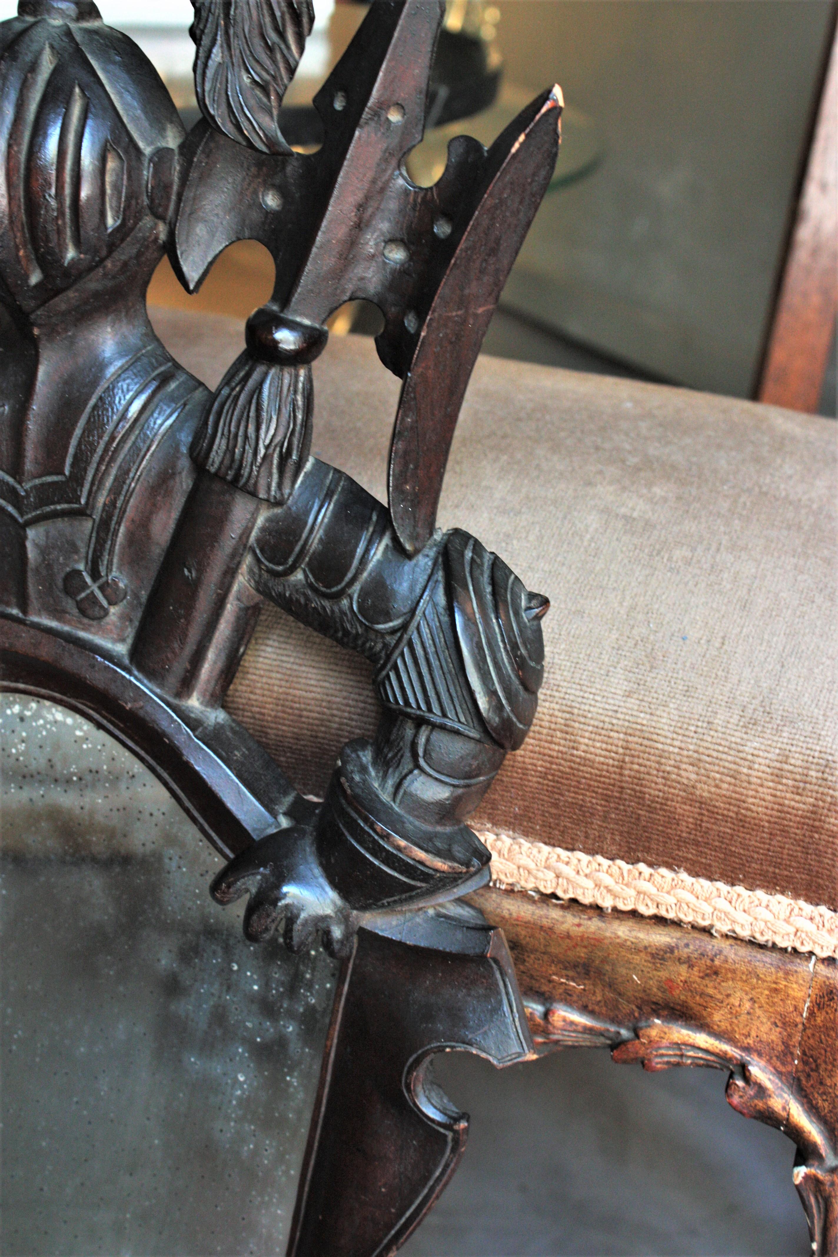 Spanisch Revival geschnitzt Holz Spiegel mit mittelalterlichen Ritter geformt Frame im Angebot 5