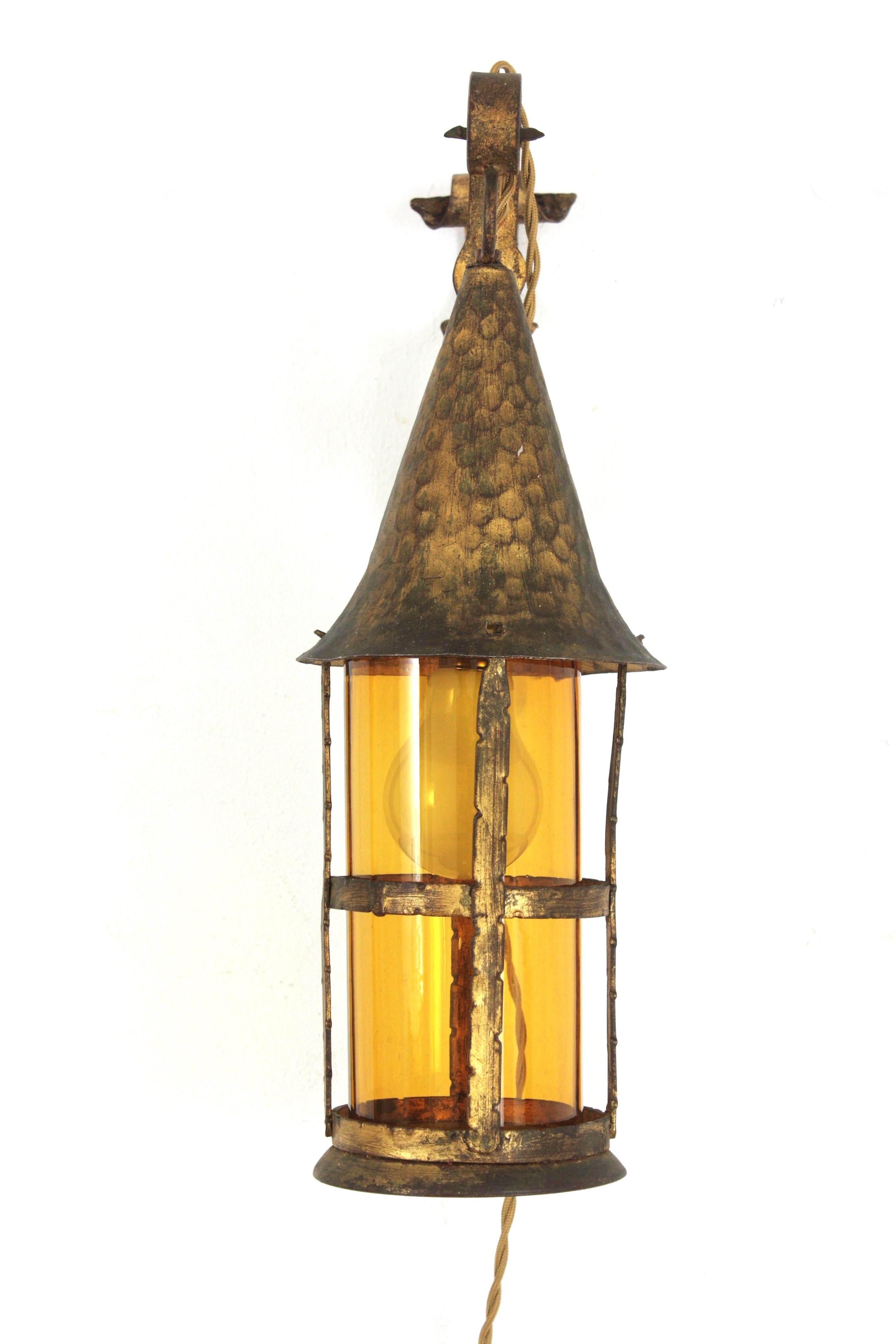 Spanish Revival Gilt Iron and Amber Glass Wall Lantern / Wall Sconce, 1940s For Sale 4