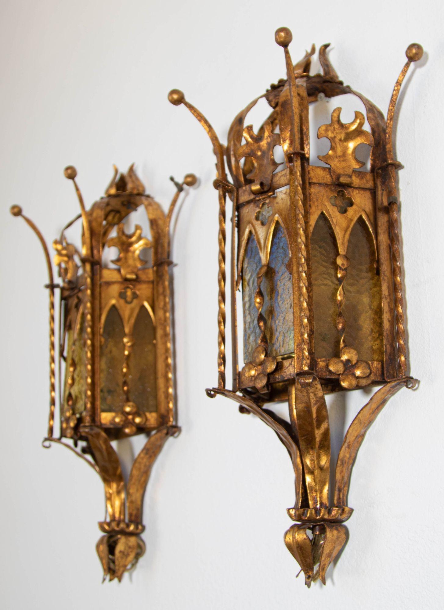 Spanish Revival Gothic Hand Forged Metal Gilt Wall Sconces a Pair circa 1950s In Good Condition For Sale In North Hollywood, CA