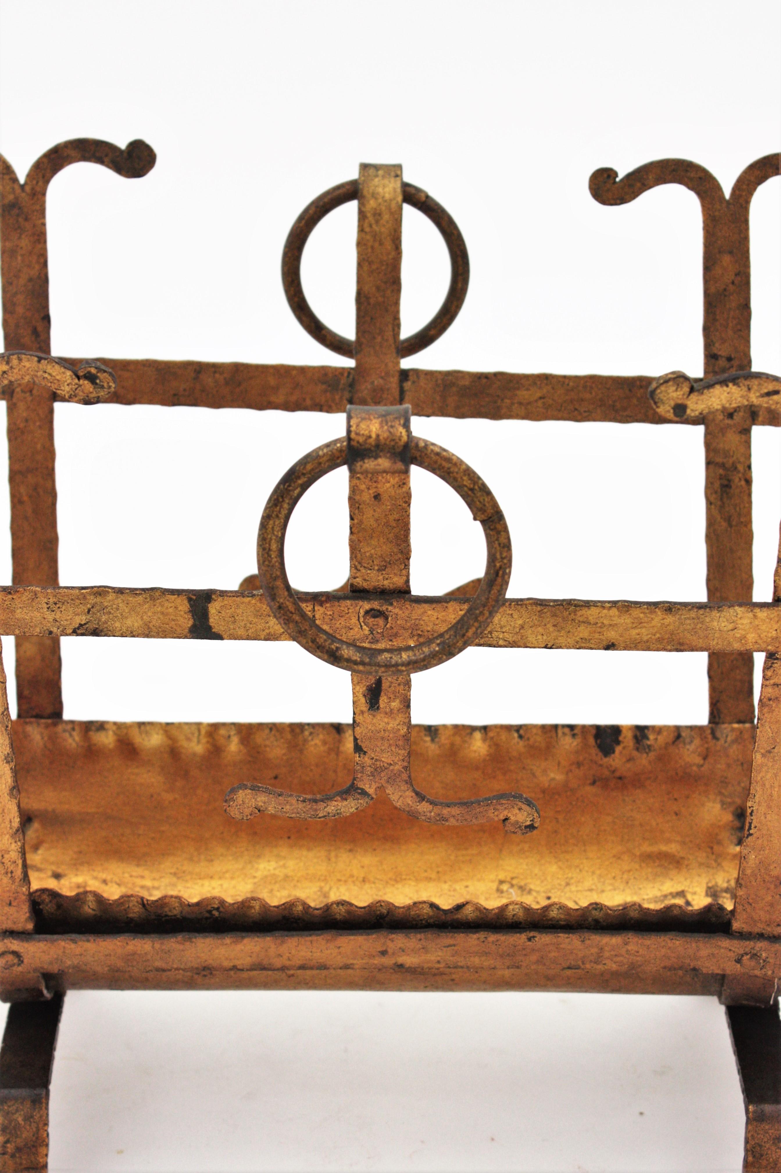 Spanish Revival Magazine Rack in Gilt Wrought Iron, 1950s In Good Condition For Sale In Barcelona, ES