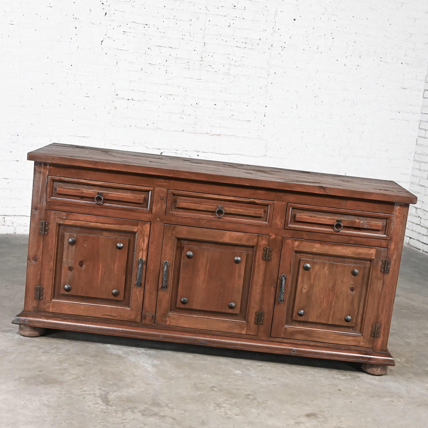 Spanish Revival Rustic Solid Pine Sideboard Style of Artes De Mexico Intern'tnl  For Sale 11