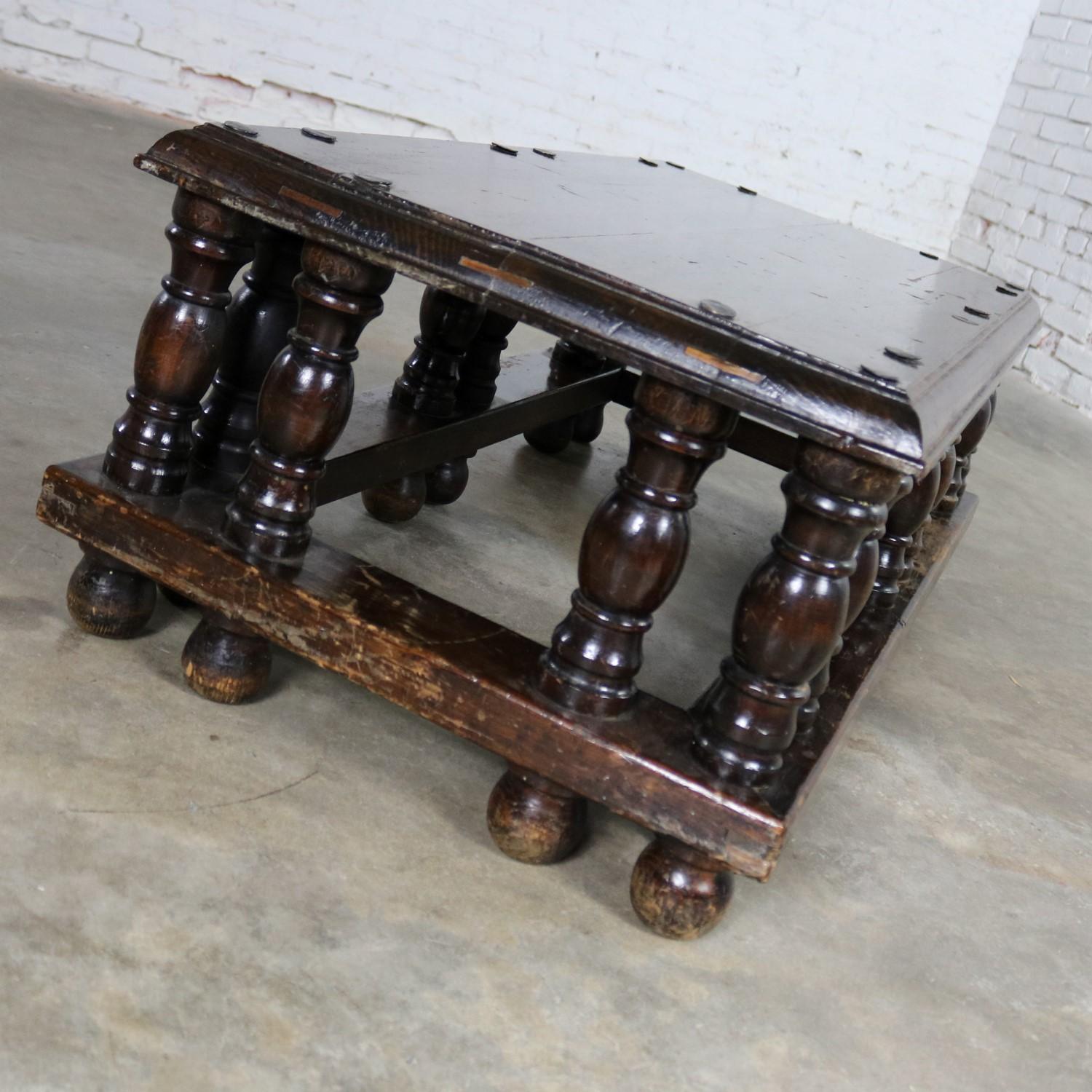 20th Century Spanish Revival Style Coffee Table Artes De Mexico Internacionales Attribution