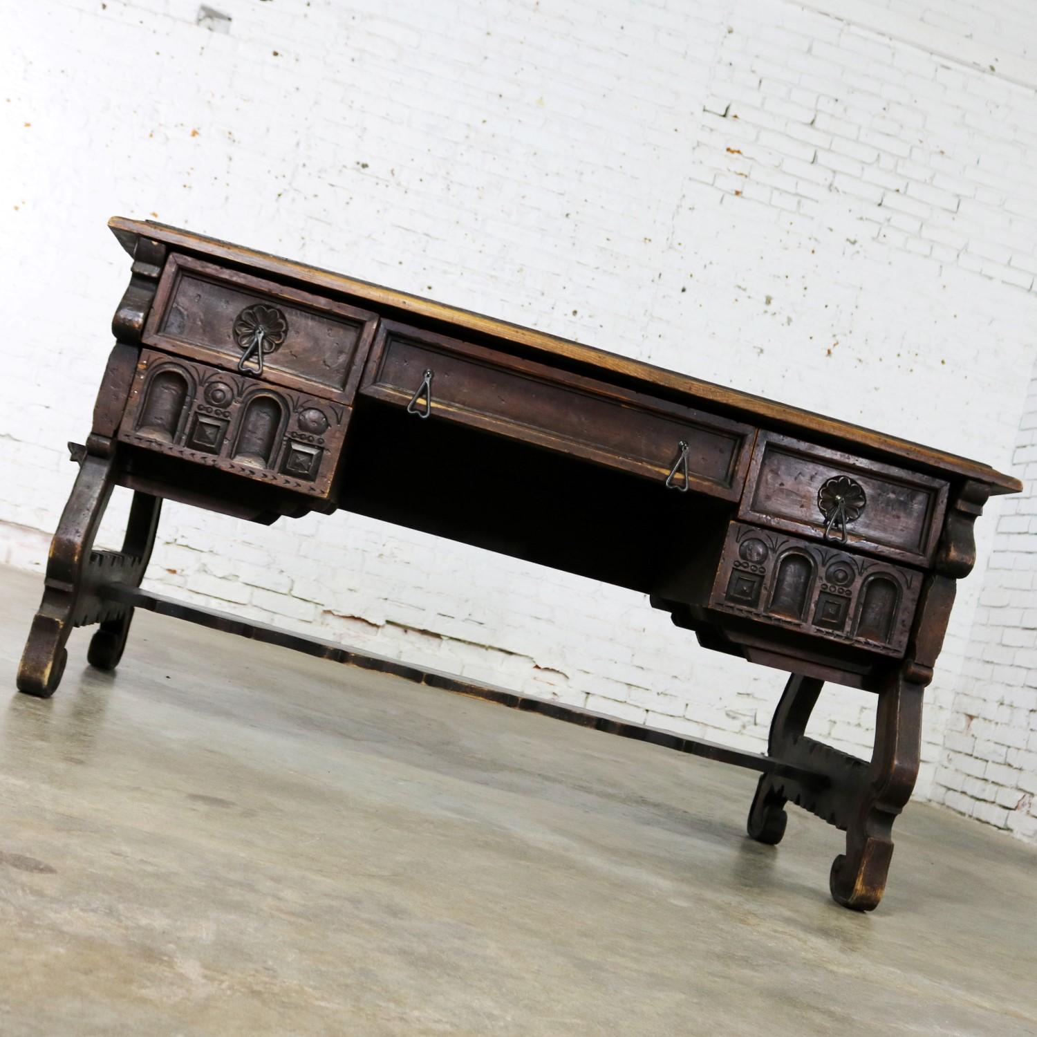 Spanish Revival Style Desk with Handwrought Hardware by Artes De Mexico In Good Condition In Topeka, KS