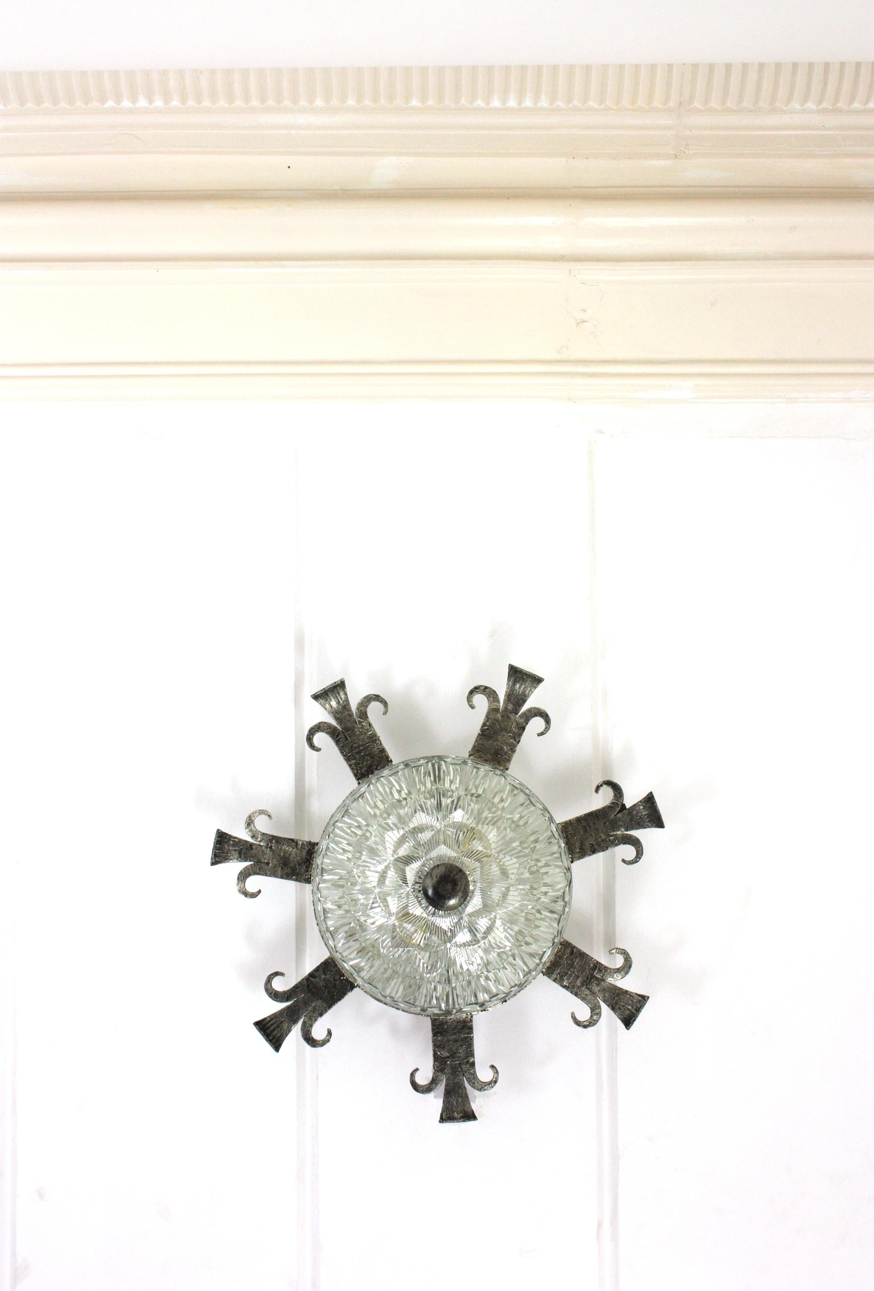 1940s Spanish Revival Sunburst Ceiling Light Fixture in Wrought Iron and Glass For Sale 7