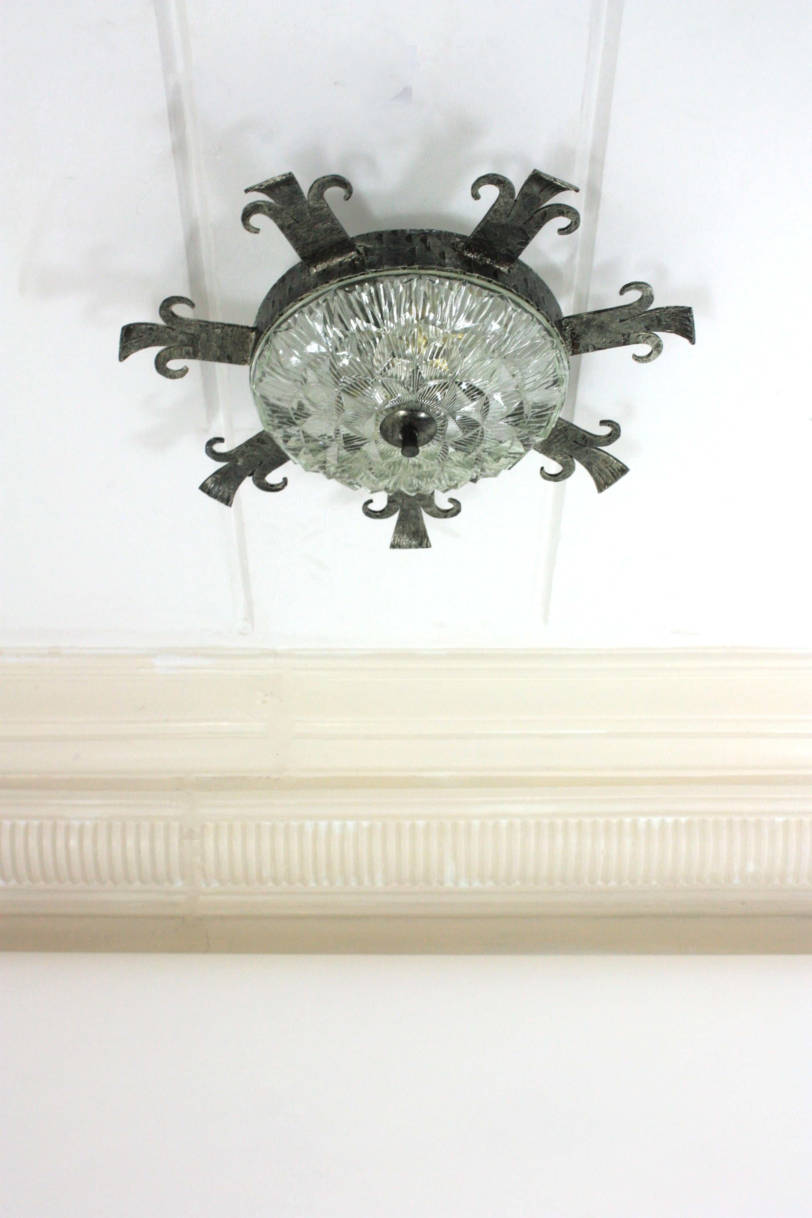 1940s Spanish Revival Sunburst Ceiling Light Fixture in Wrought Iron and Glass For Sale 9