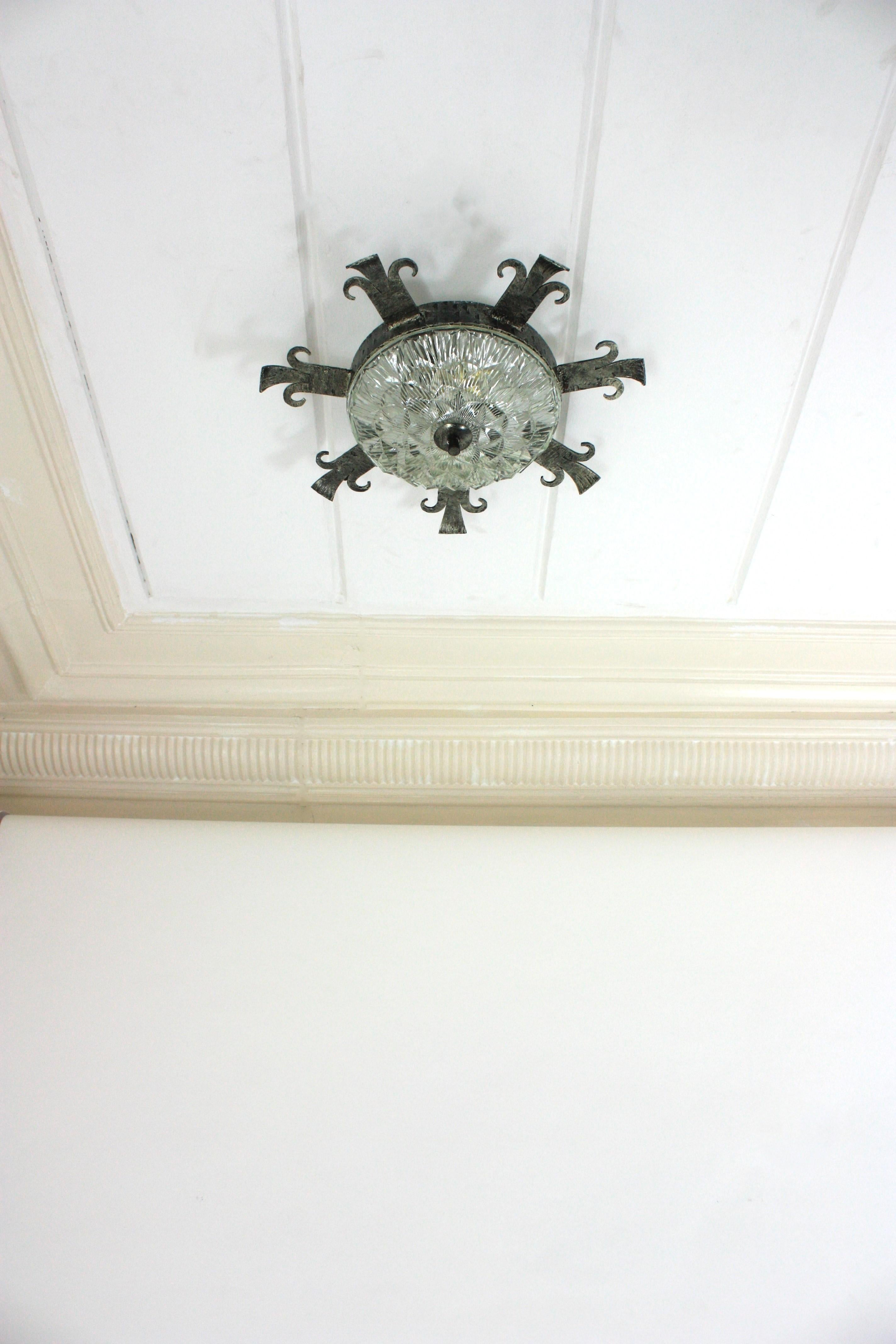 1940s Spanish Revival Sunburst Ceiling Light Fixture in Wrought Iron and Glass For Sale 10
