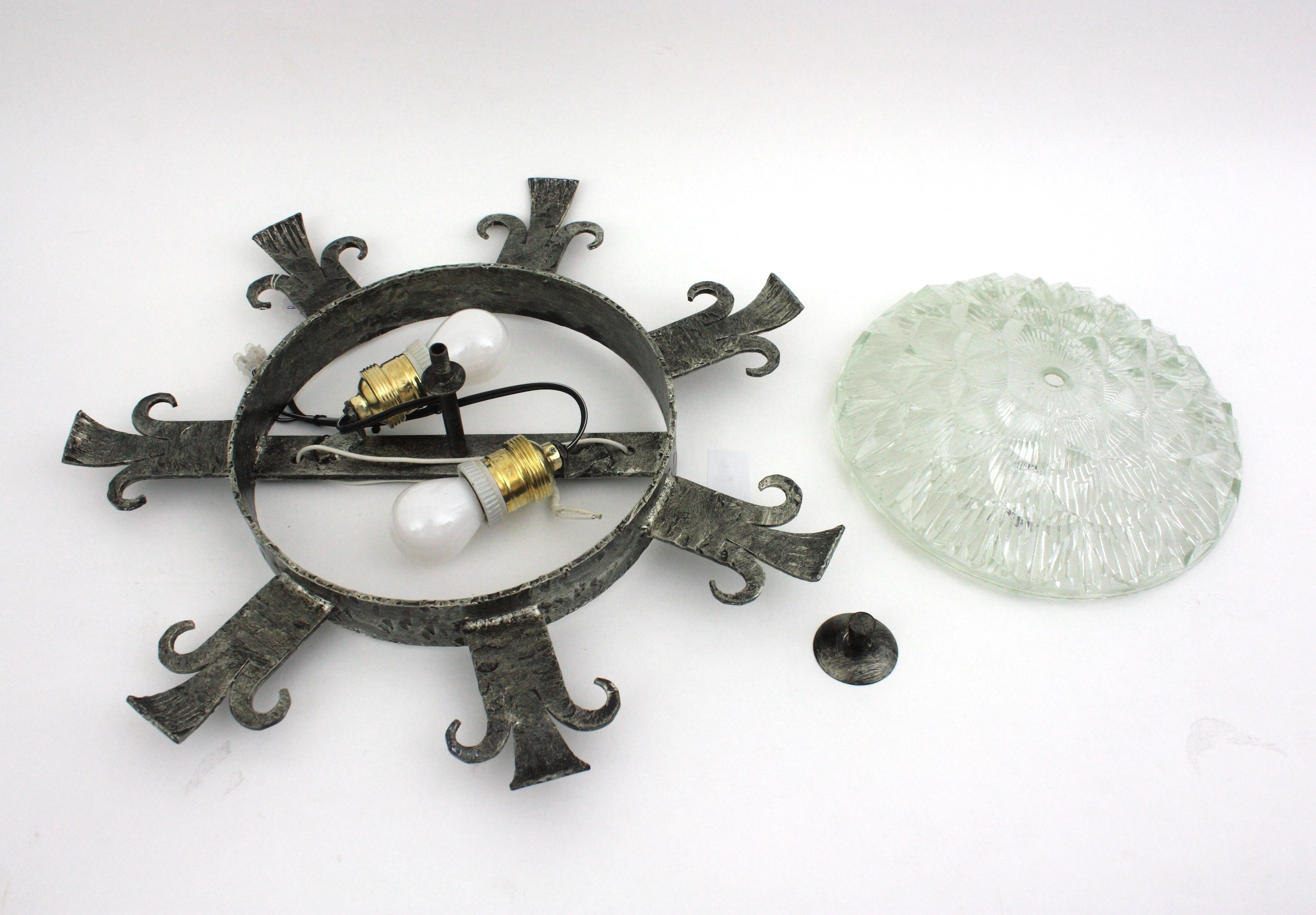 1940s Spanish Revival Sunburst Ceiling Light Fixture in Wrought Iron and Glass For Sale 12