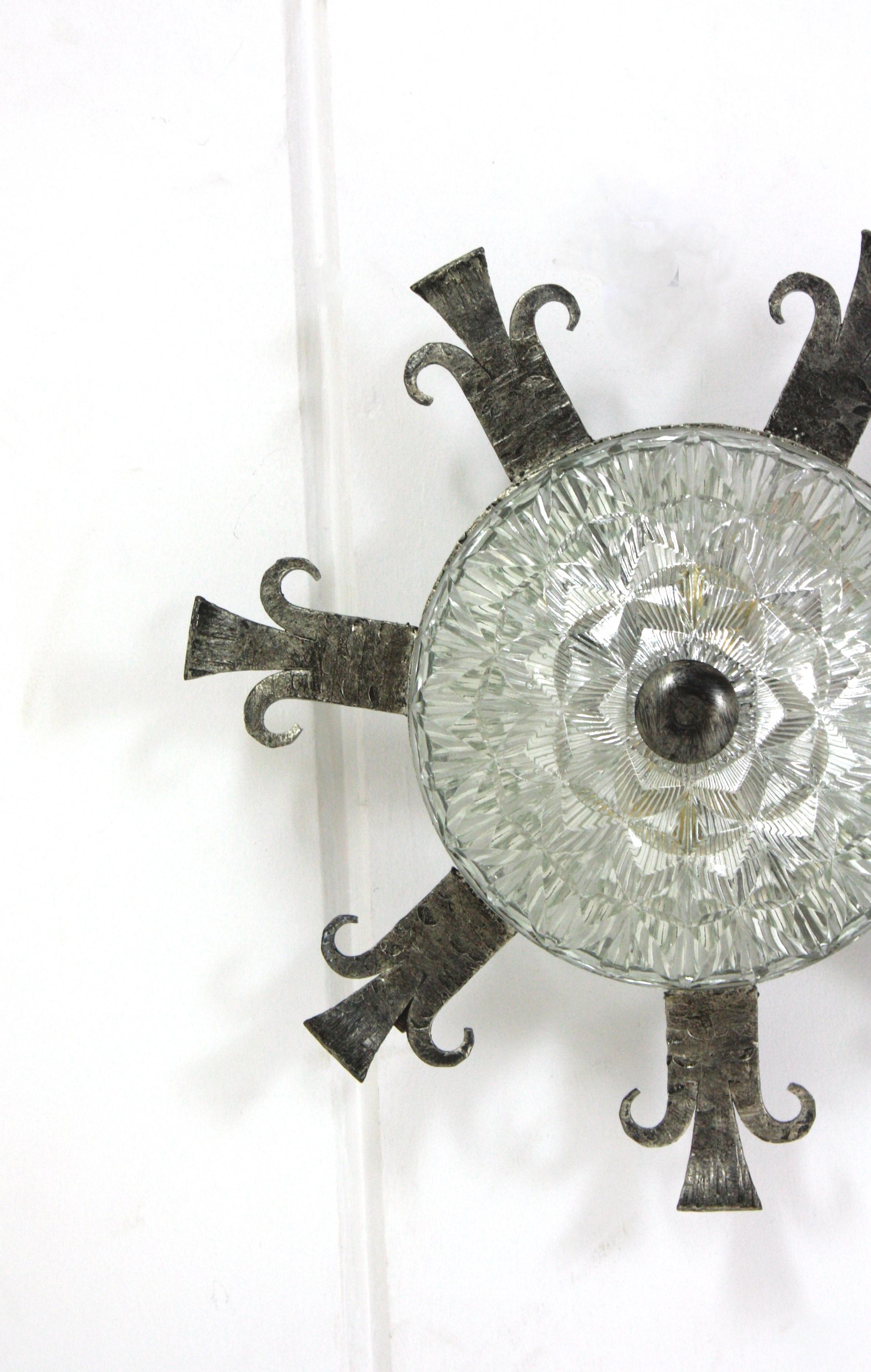 1940s Spanish Revival Sunburst Ceiling Light Fixture in Wrought Iron and Glass For Sale 2