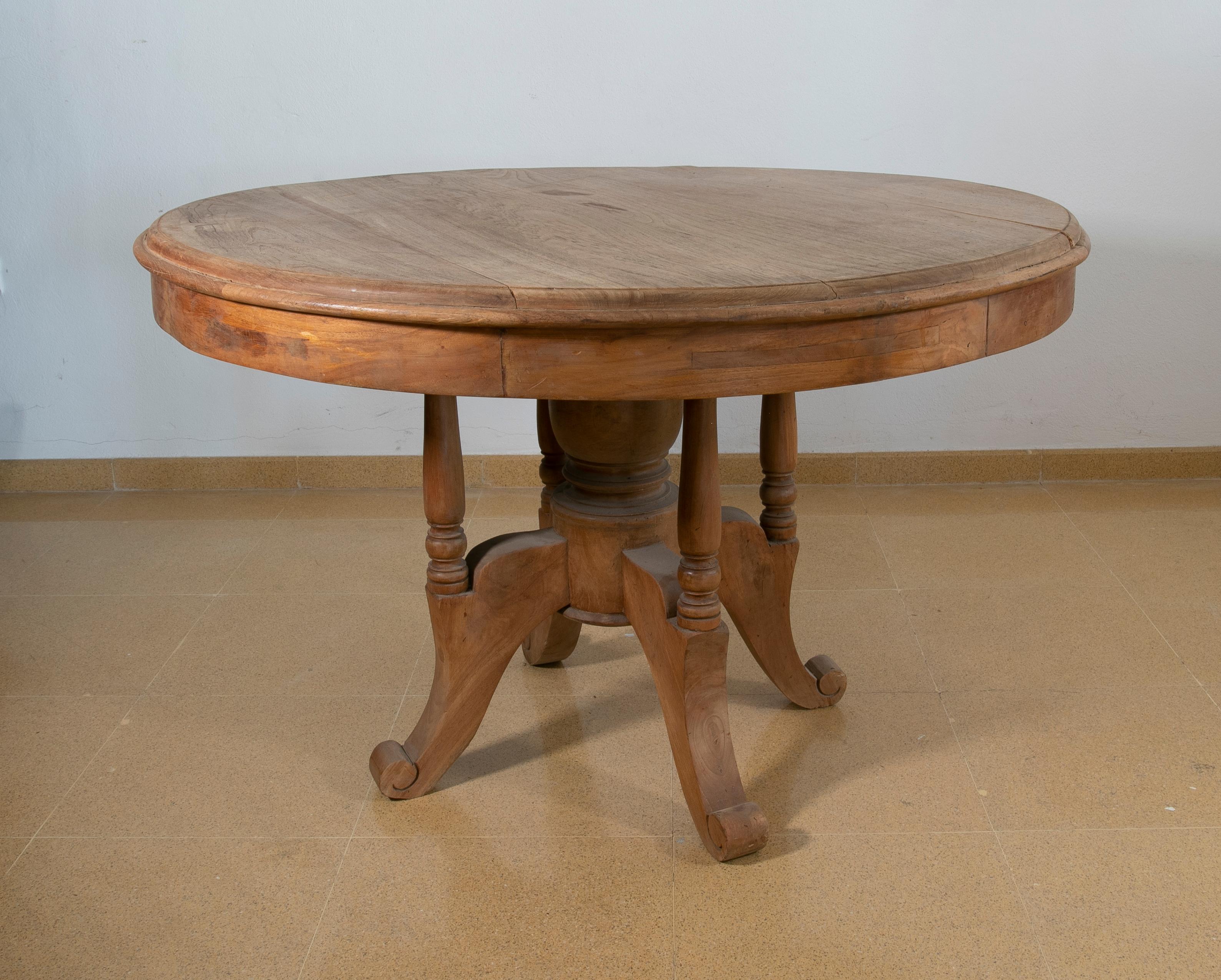 Hand-Carved Spanish Round Table in Wood in the Original Colour with Turned Legs For Sale