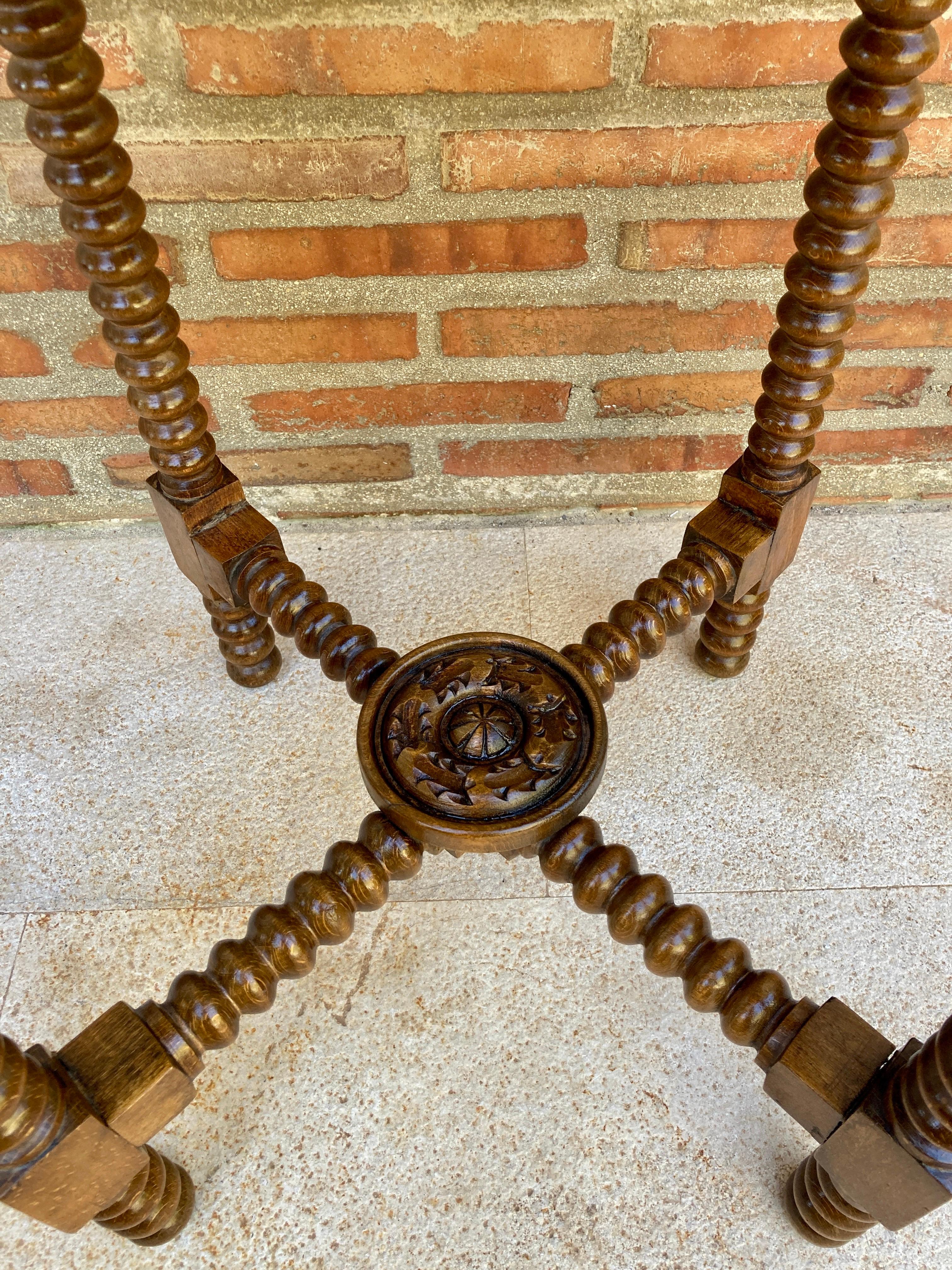 Spanish Round Walnut Side Table With Turned Legs And Beleveled Edges 1900s 5