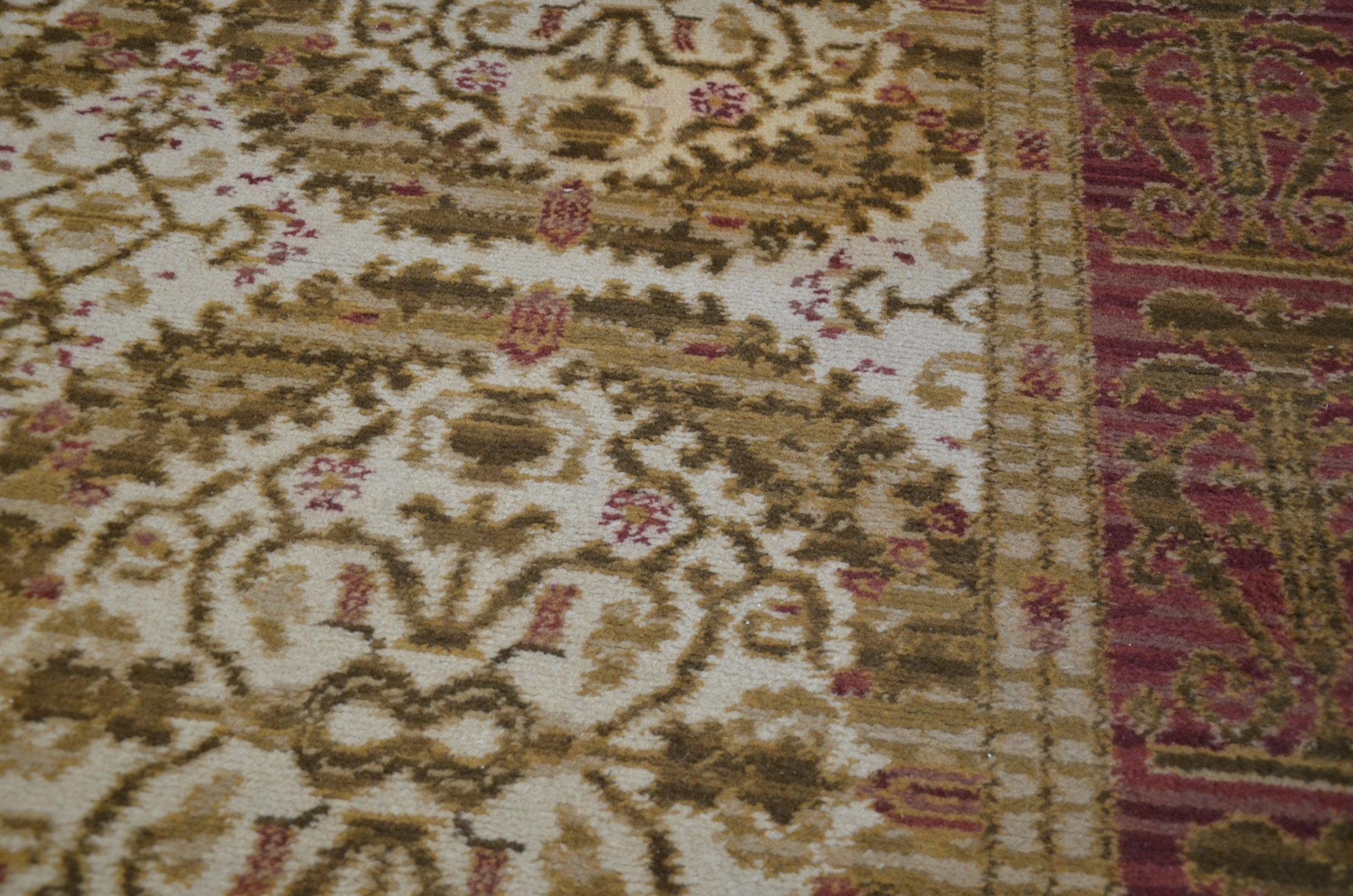 Hand-Knotted Spanish Rug. Classic Design. 3.80 x 3.00 m For Sale