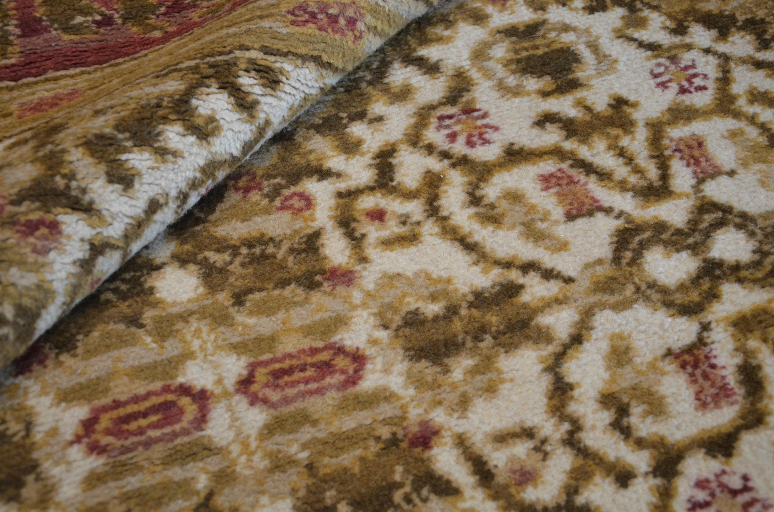 Wool Spanish Rug. Classic Design. 3.80 x 3.00 m For Sale