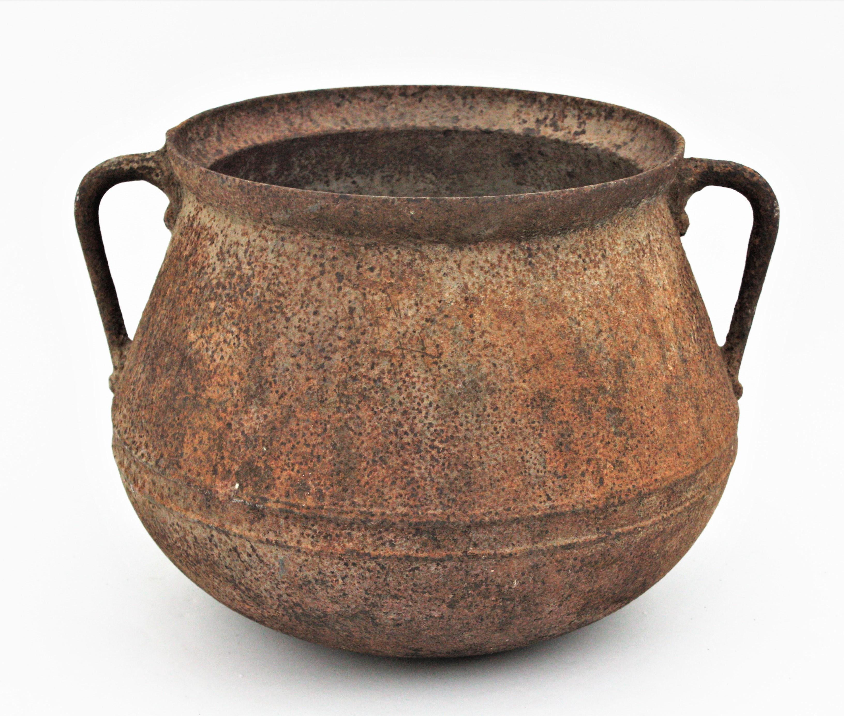 Spanish Rustic Iron Cauldron Pot or Vessel with Rusty Original Patina For Sale 4