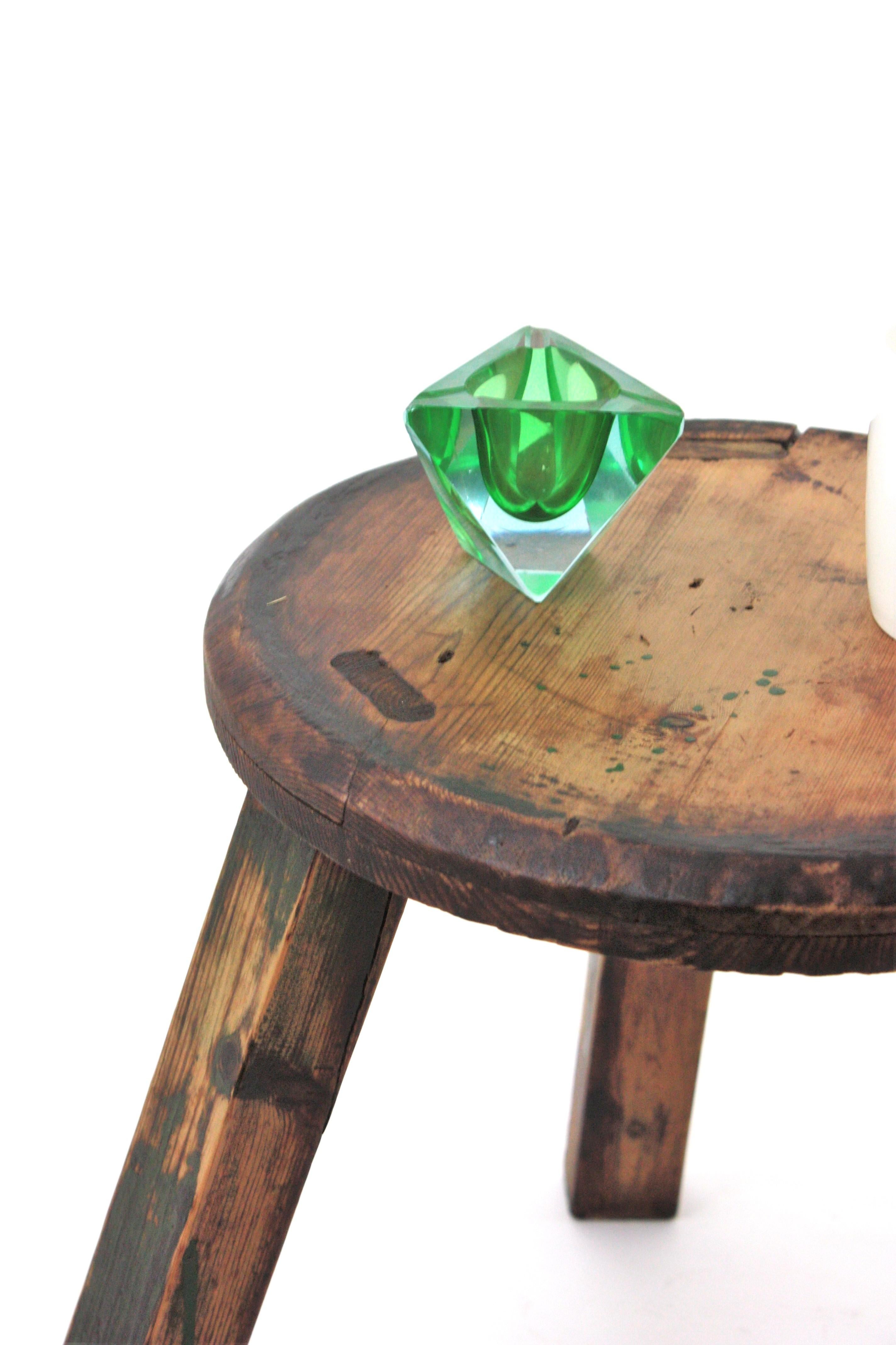Table d'appoint rustique espagnole Gueridon en Wood Wood sculpté, années 1950 en vente 1