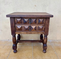Table d'appoint espagnole en noyer rustique avec tiroirs, début du 20e siècle