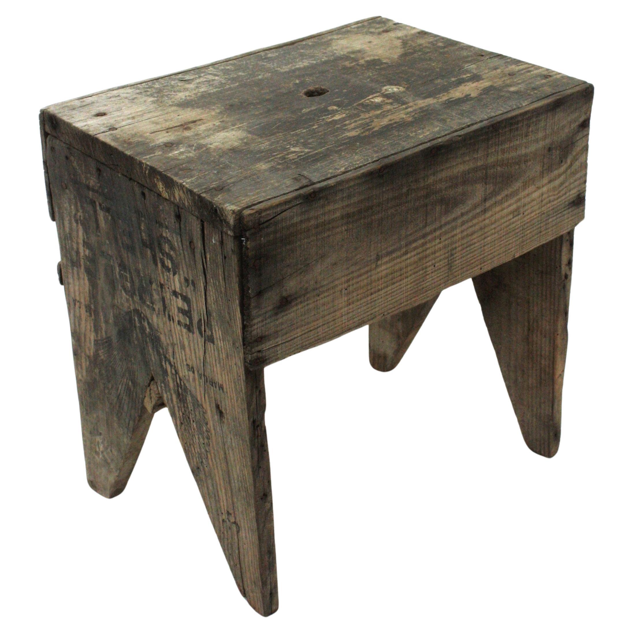 Rustique Tabouret ou table d'appoint en bois rustique espagnol en vente
