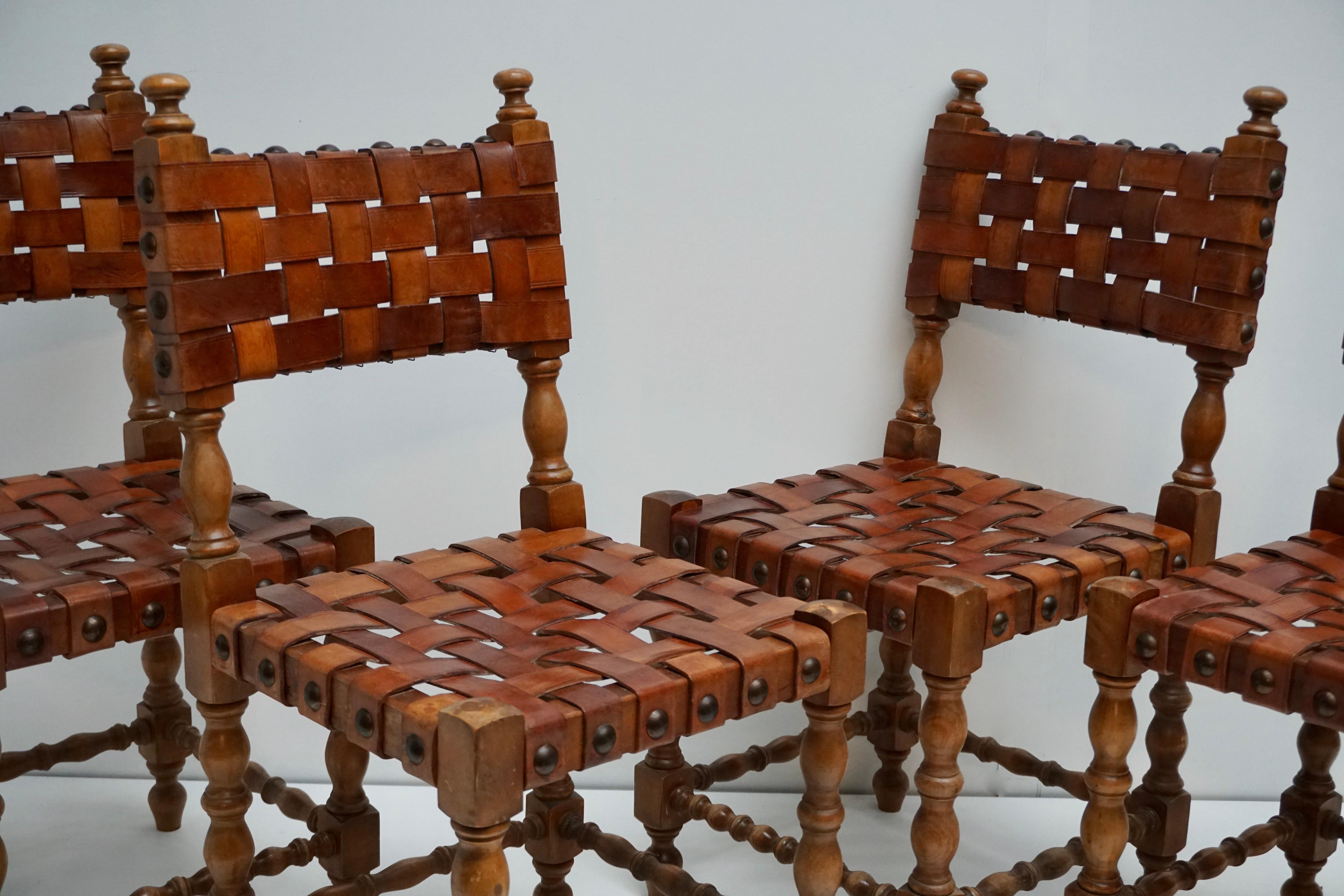 Spanish Set of Four Interlaced Leather Wooden Chairs For Sale 5