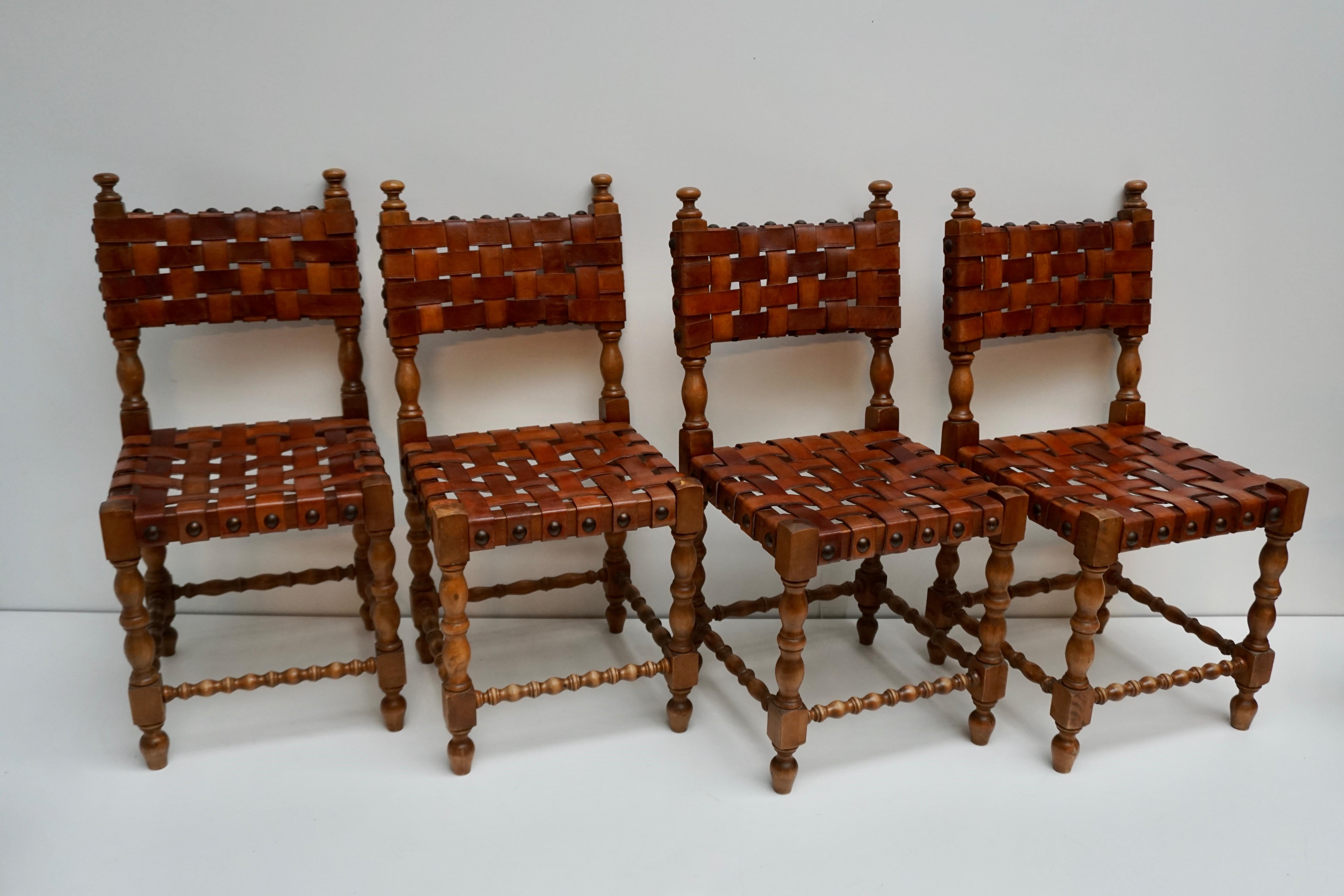 Spanish Set of Four Interlaced Leather Wooden Chairs In Good Condition In Antwerp, BE