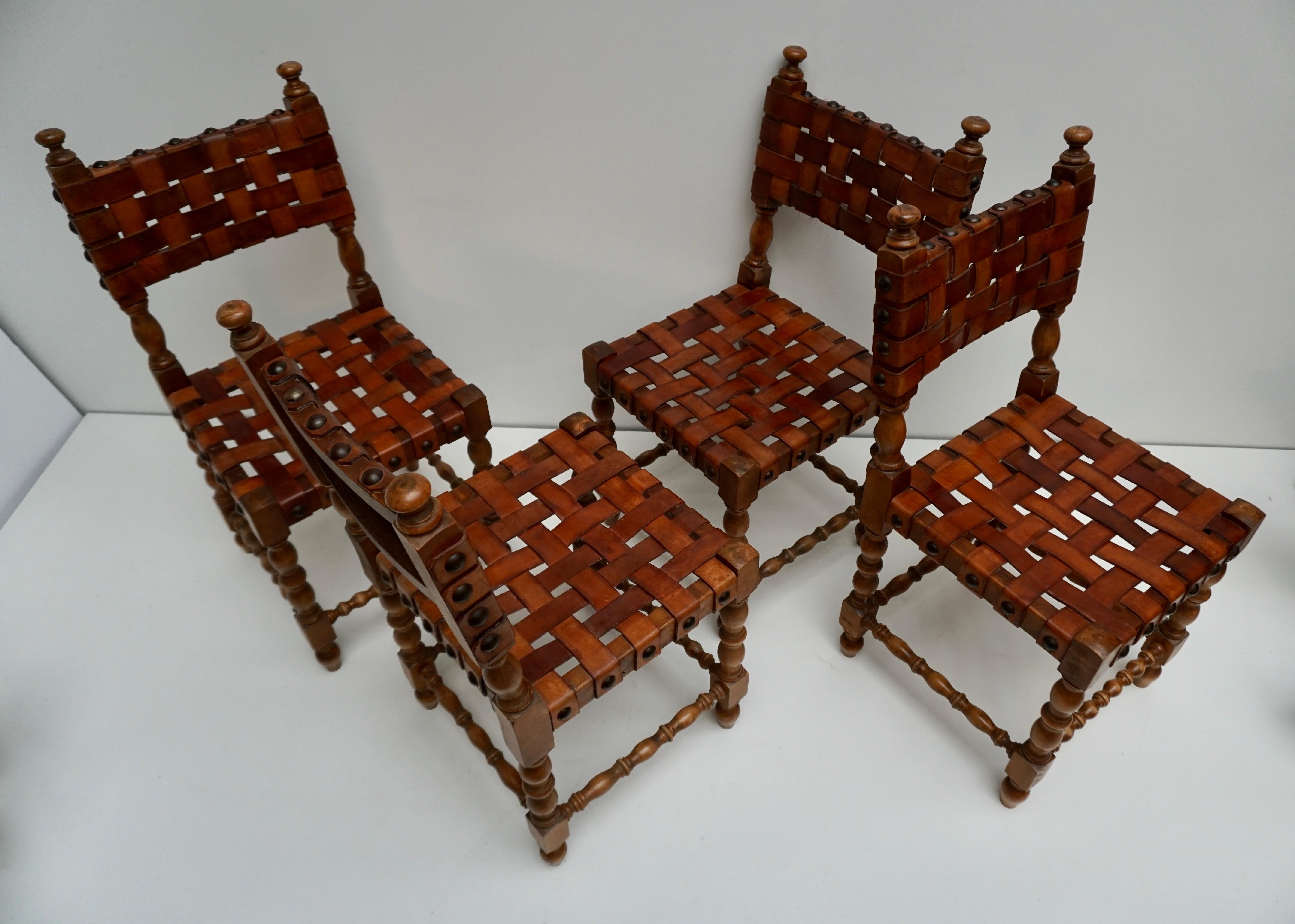 20th Century Spanish Set of Four Interlaced Leather Wooden Chairs For Sale