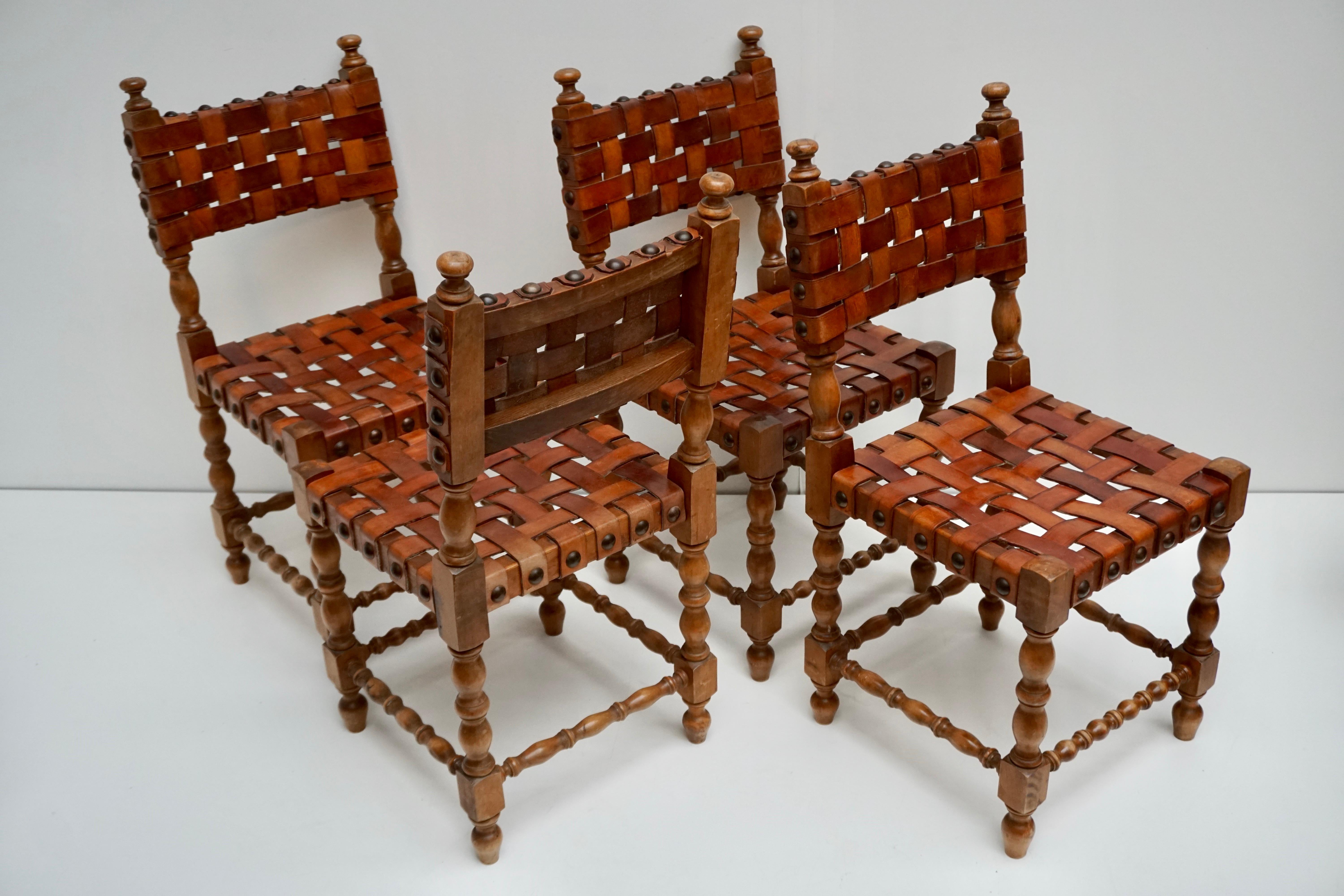 Spanish Set of Four Interlaced Leather Wooden Chairs For Sale 2