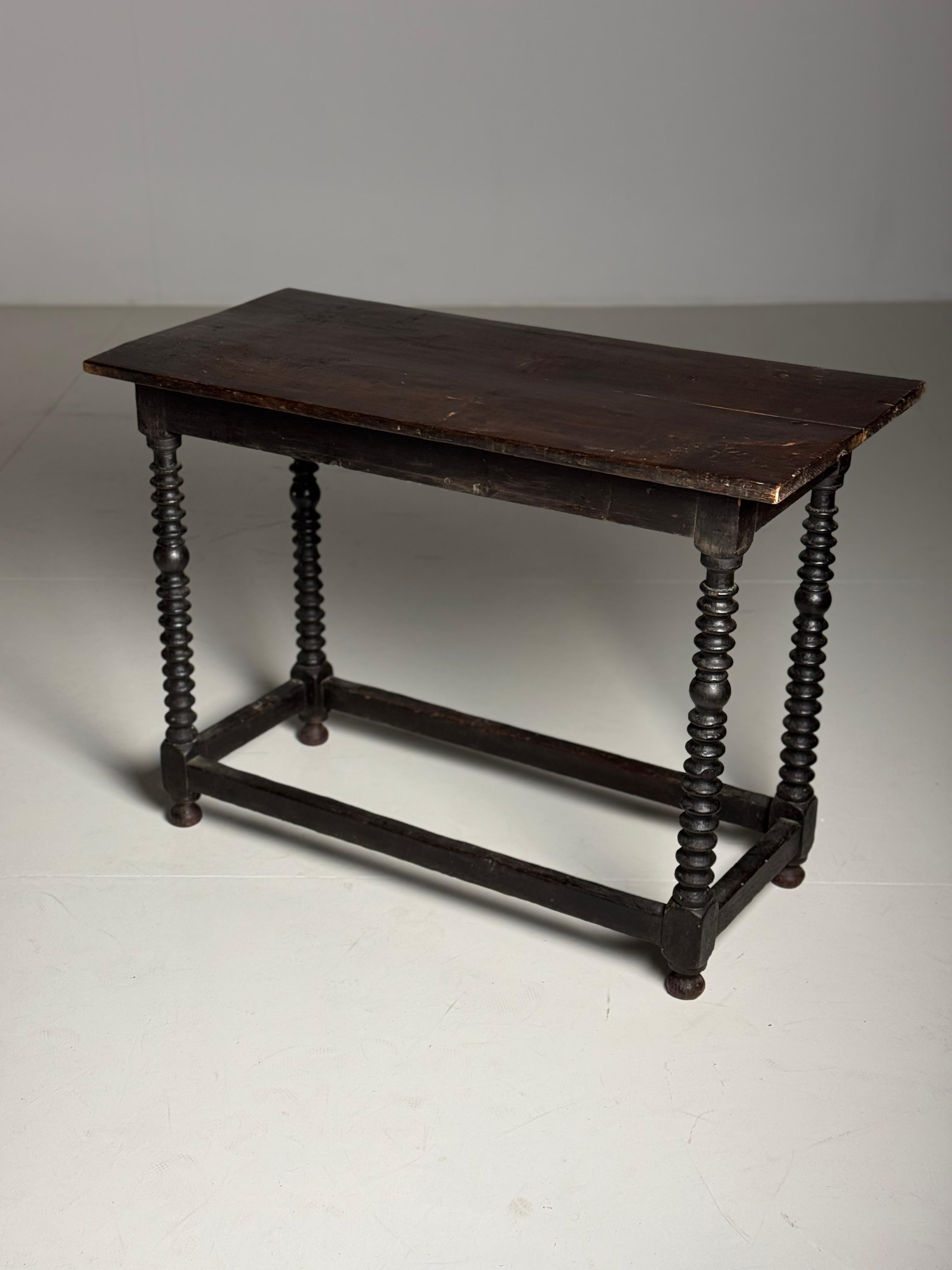 Bois Table d'appoint espagnole 18ème siècle antique en vente