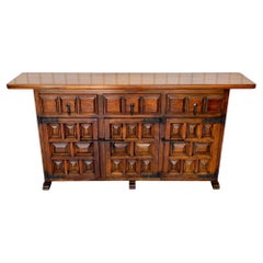 Credenza spagnola Navarro Argudo Barocco Toscano Mid Century Noce Ferro